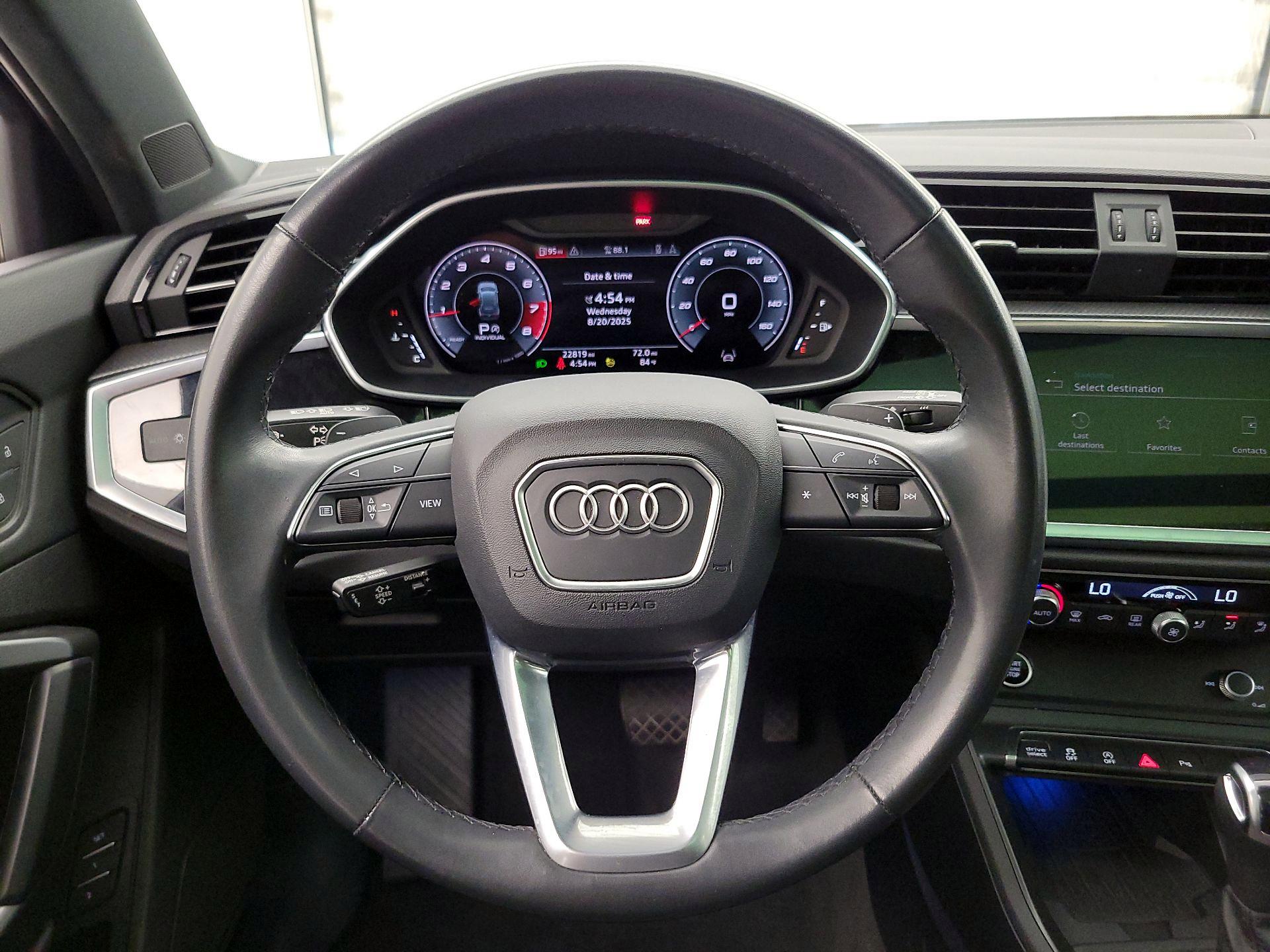 Thumbnail: 2023 Audi Q3 - 10