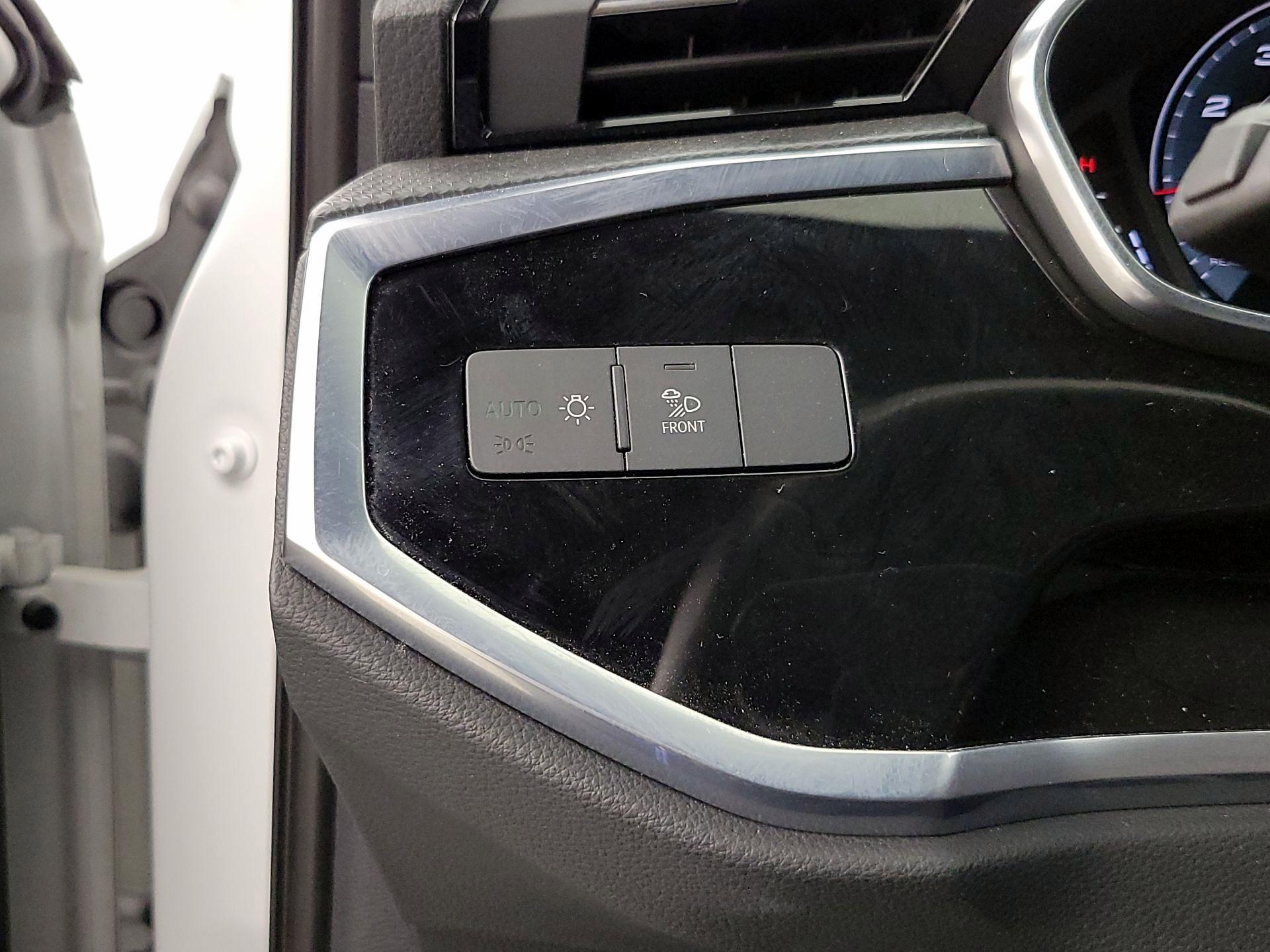 Thumbnail: 2023 Audi Q3 - 13