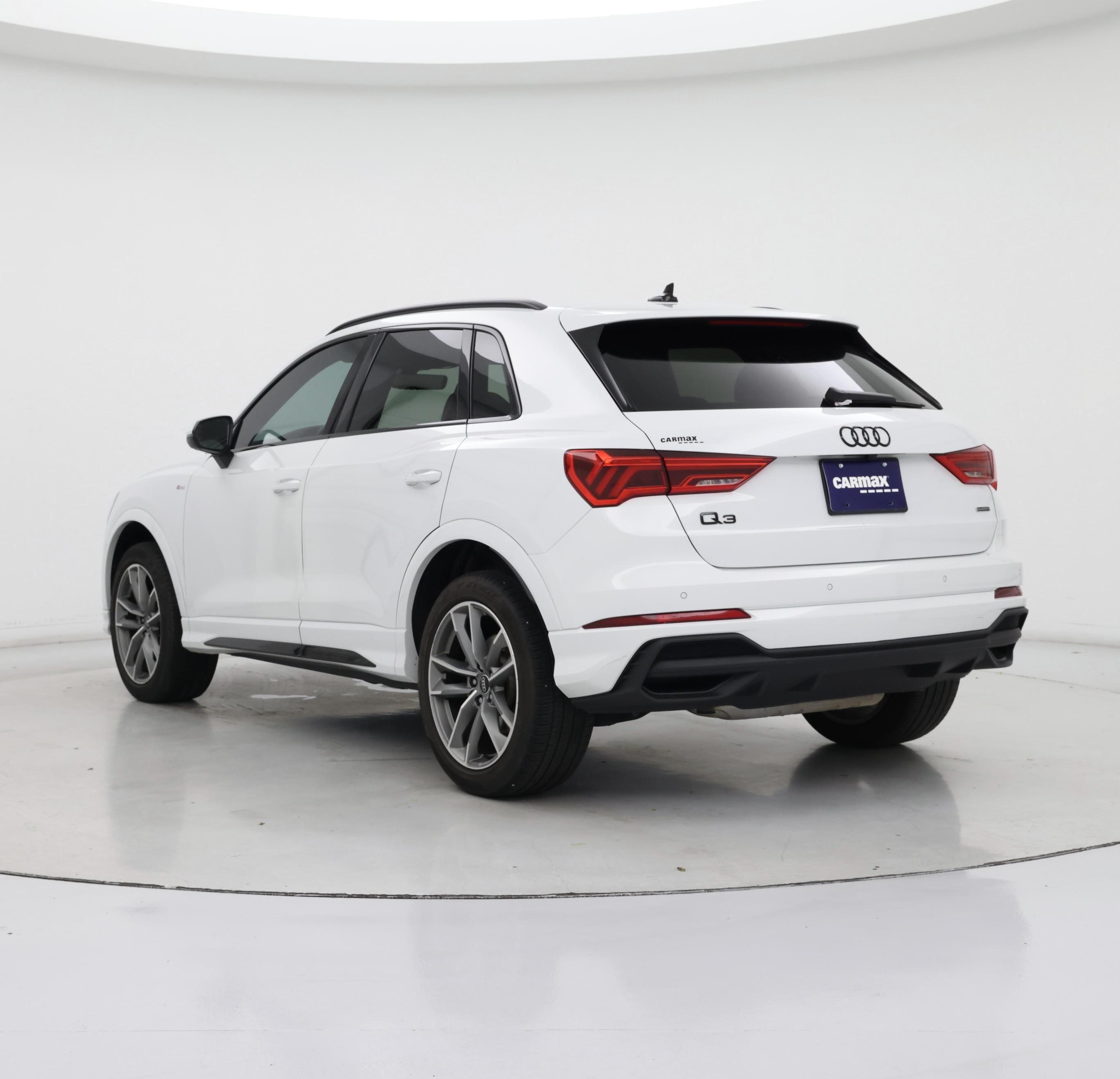 Thumbnail: 2023 Audi Q3 - 2