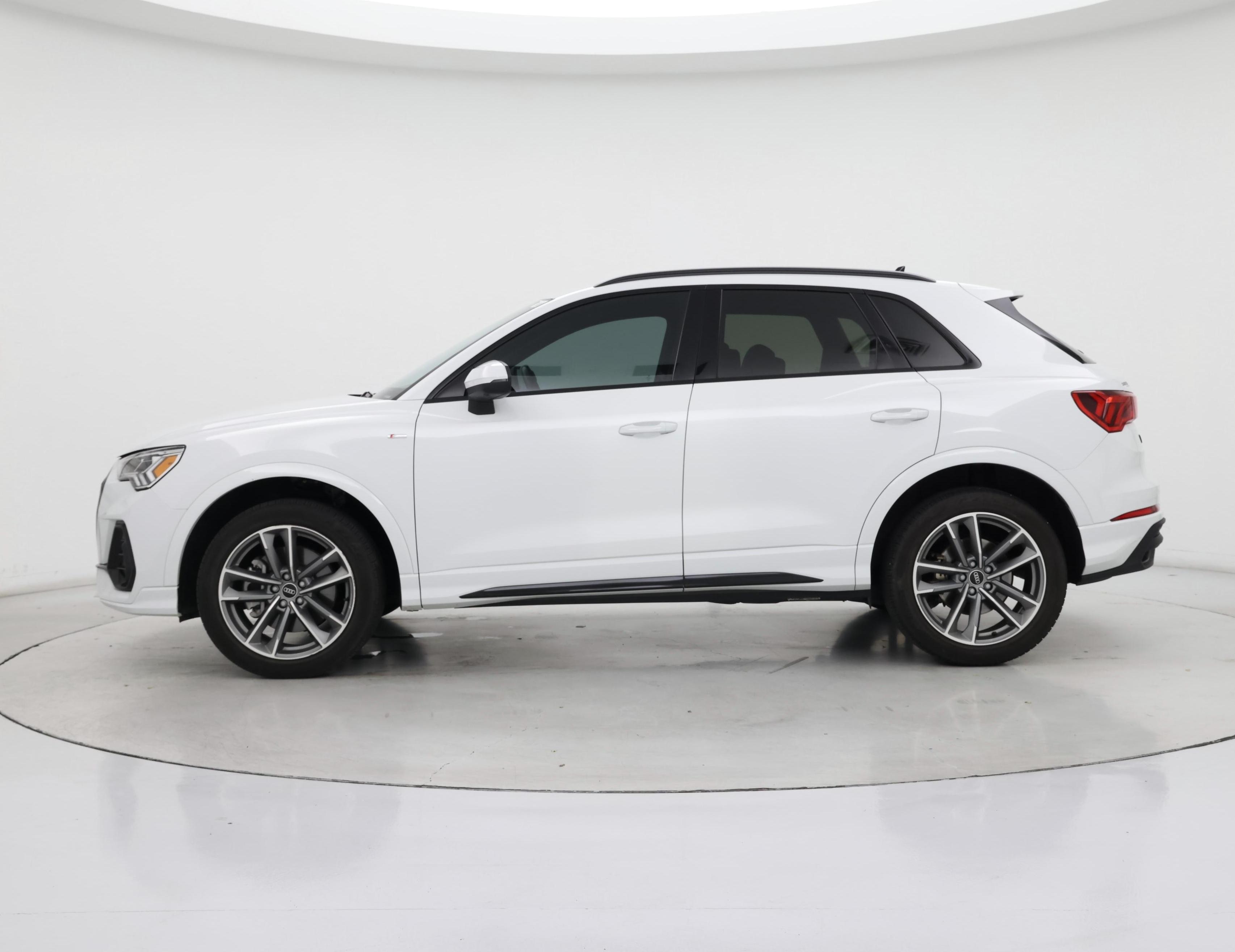 Thumbnail: 2023 Audi Q3 - 3