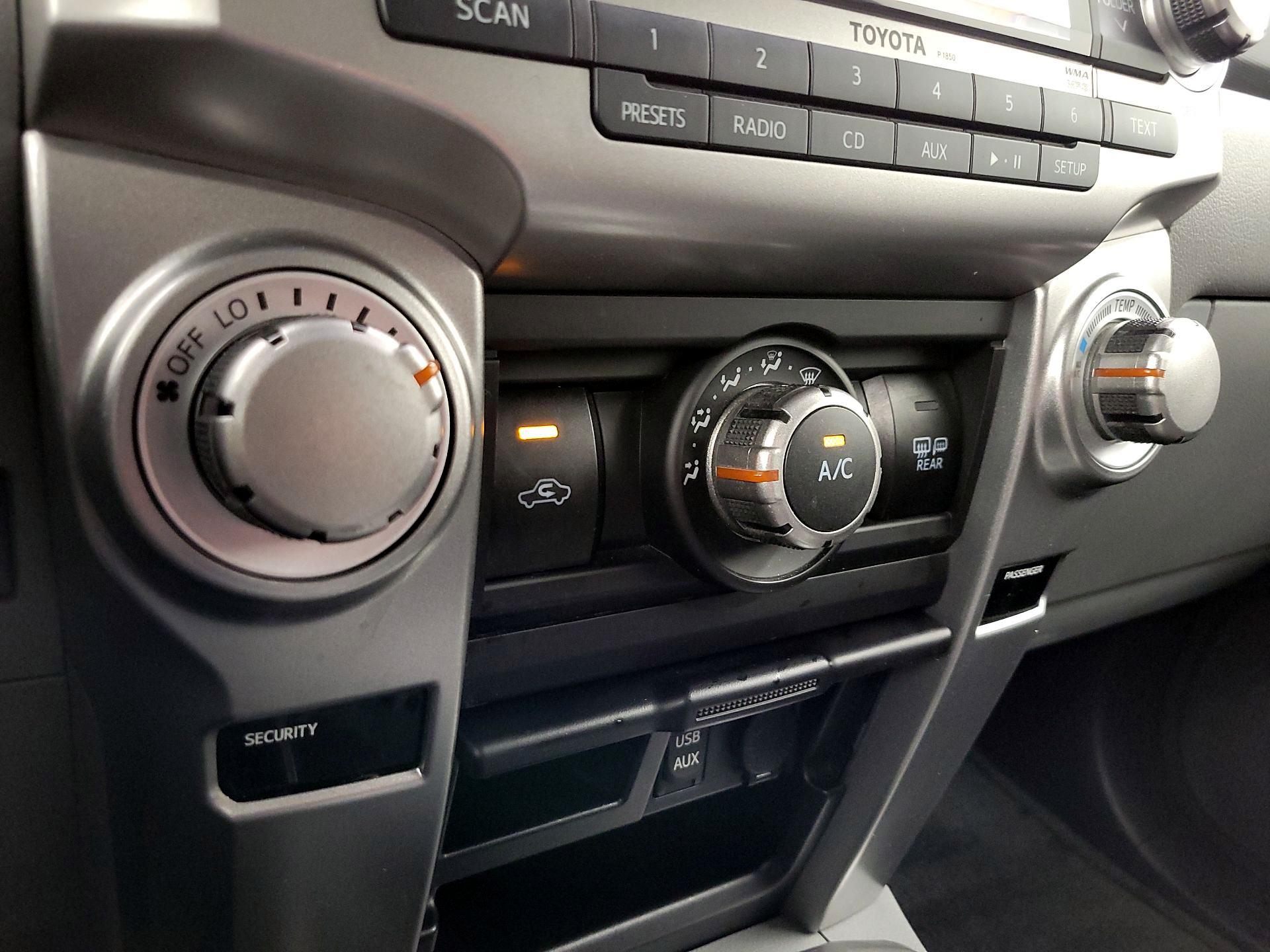 Thumbnail: 2013 Toyota 4Runner - 16