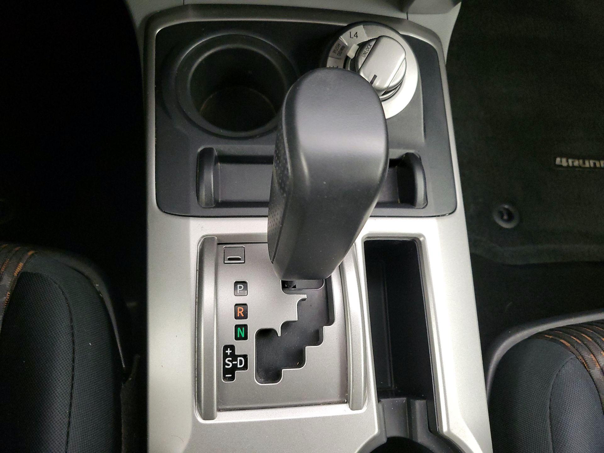 Thumbnail: 2013 Toyota 4Runner - 17