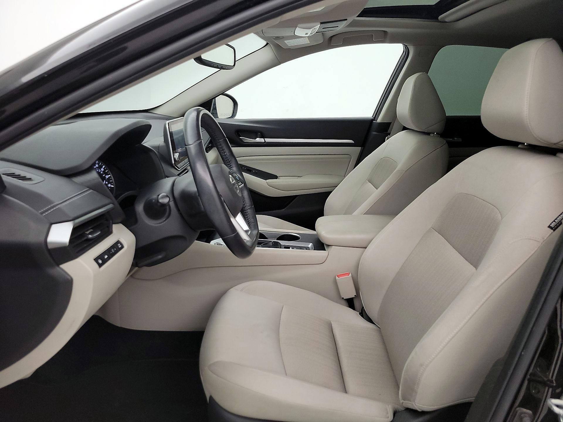 Thumbnail: 2019 Nissan Altima - 11