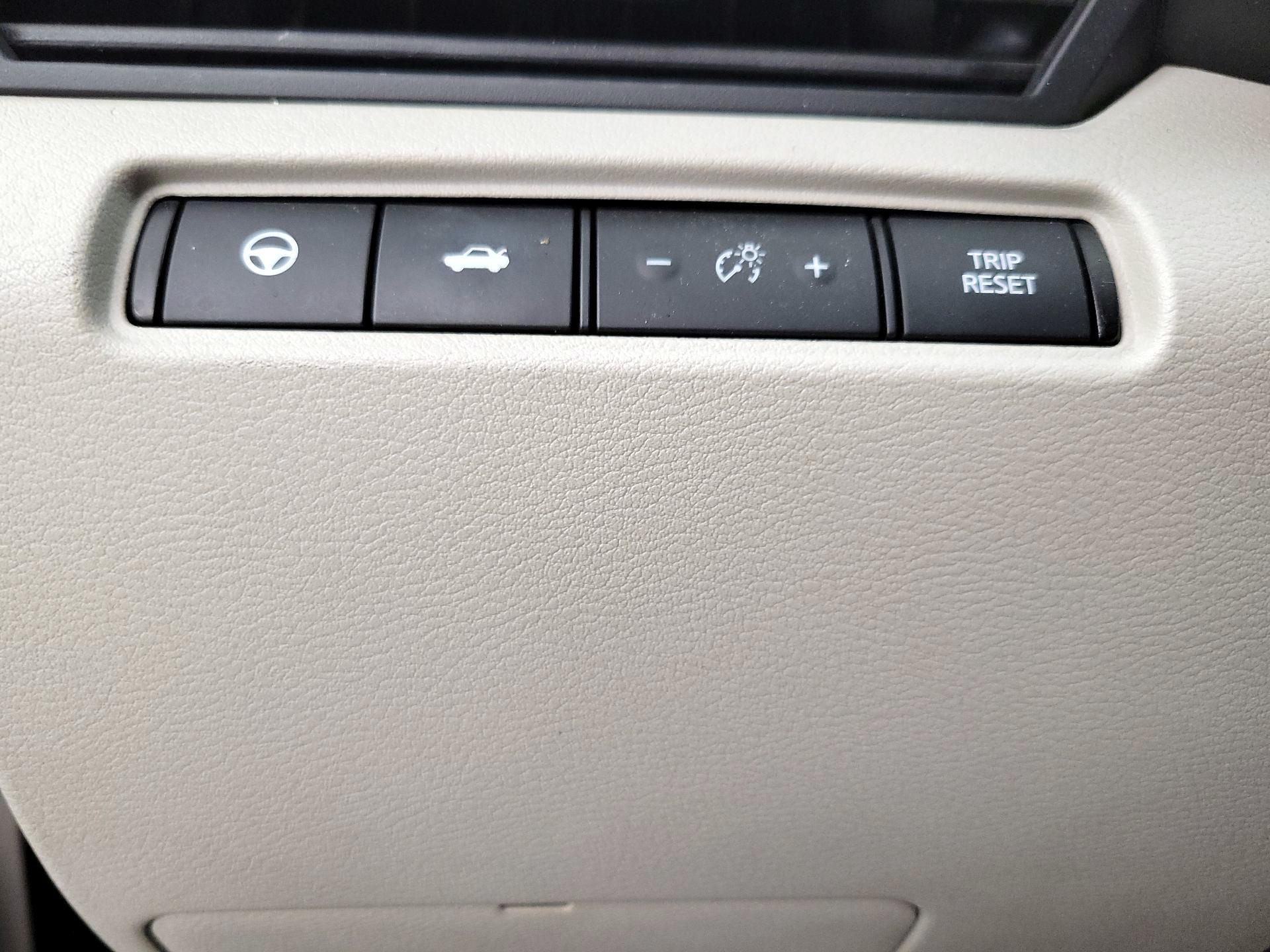 Thumbnail: 2019 Nissan Altima - 13