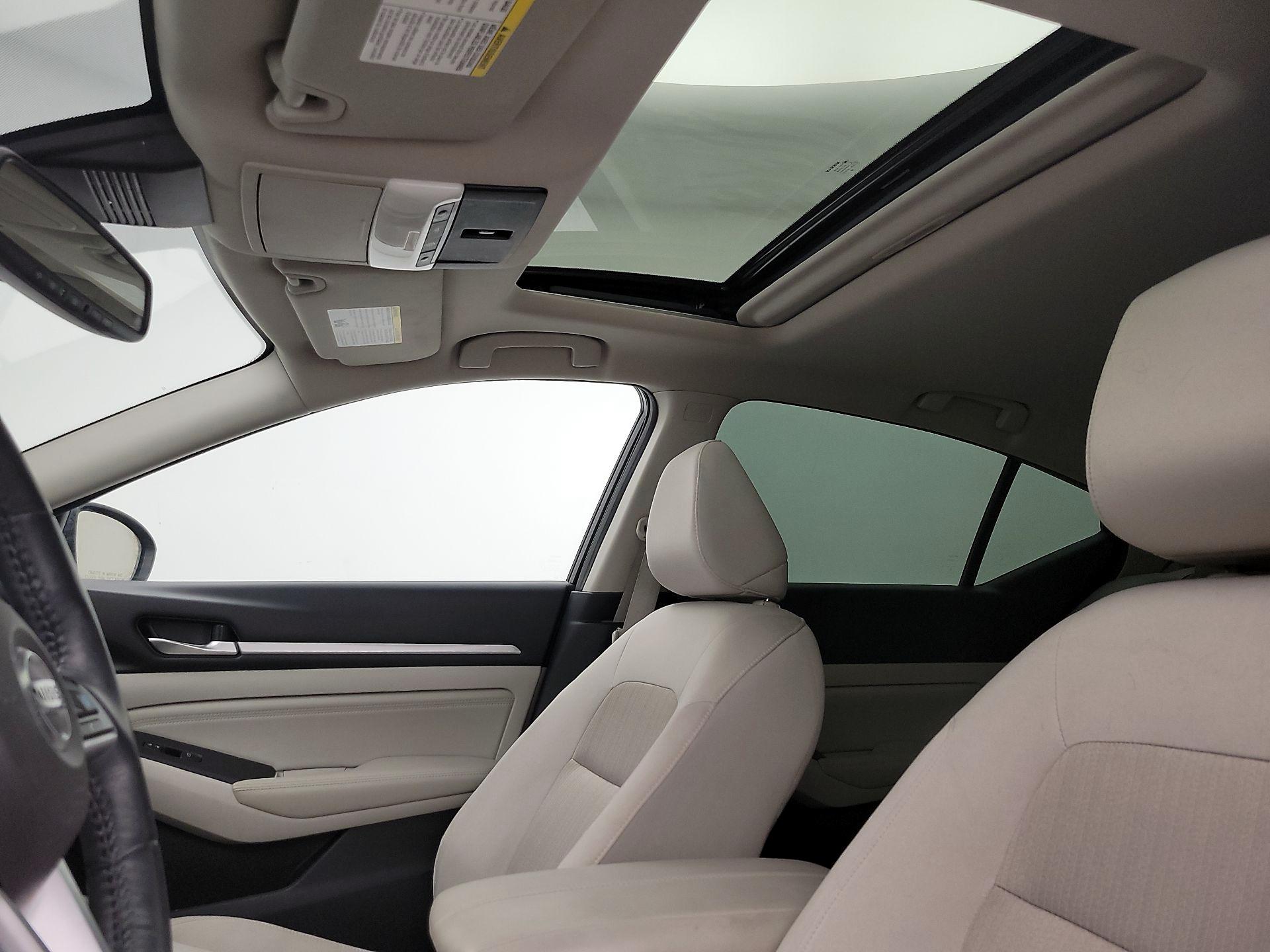 Thumbnail: 2019 Nissan Altima - 19