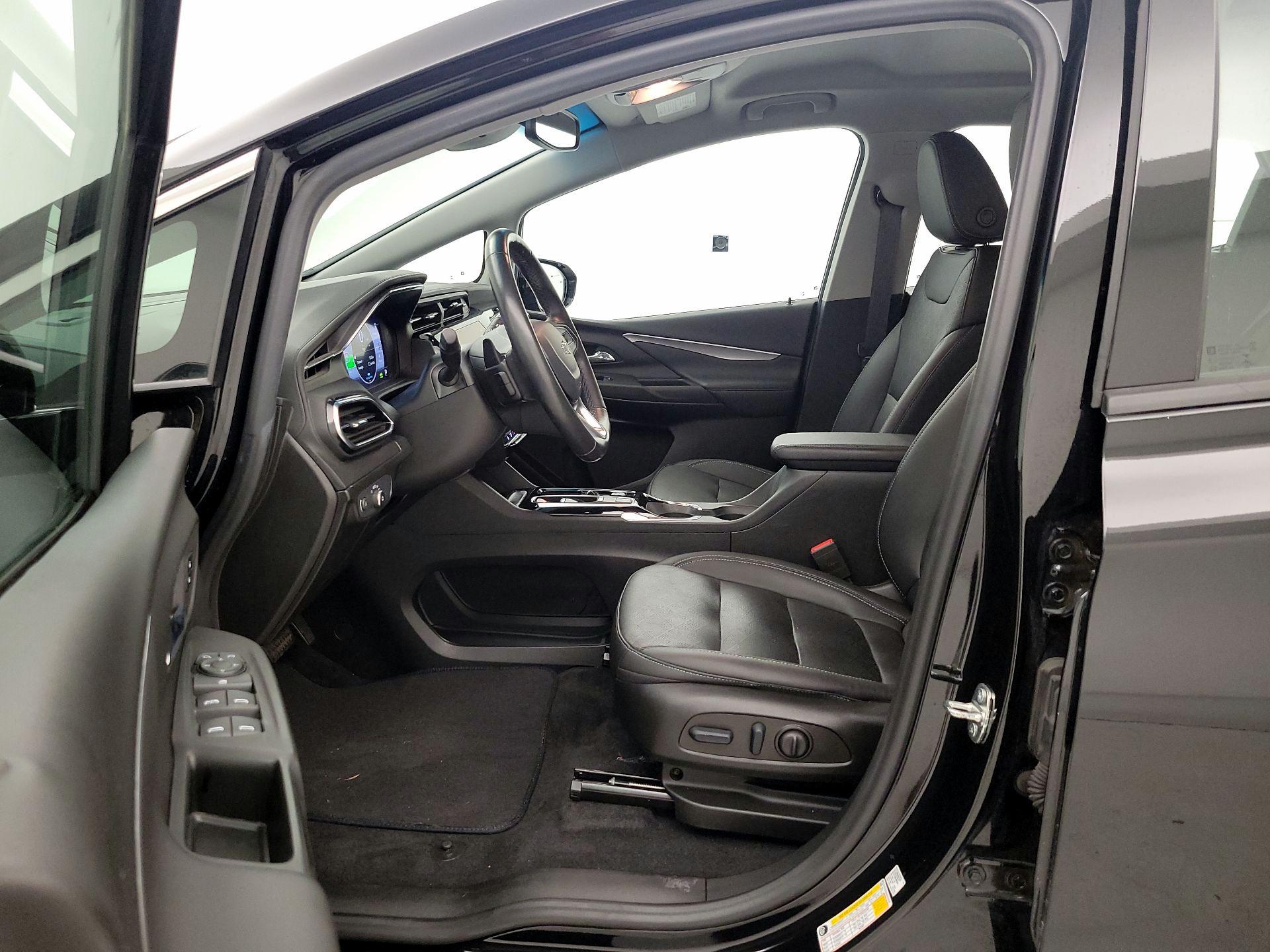 Thumbnail: 2022 Chevrolet Bolt EV - 11
