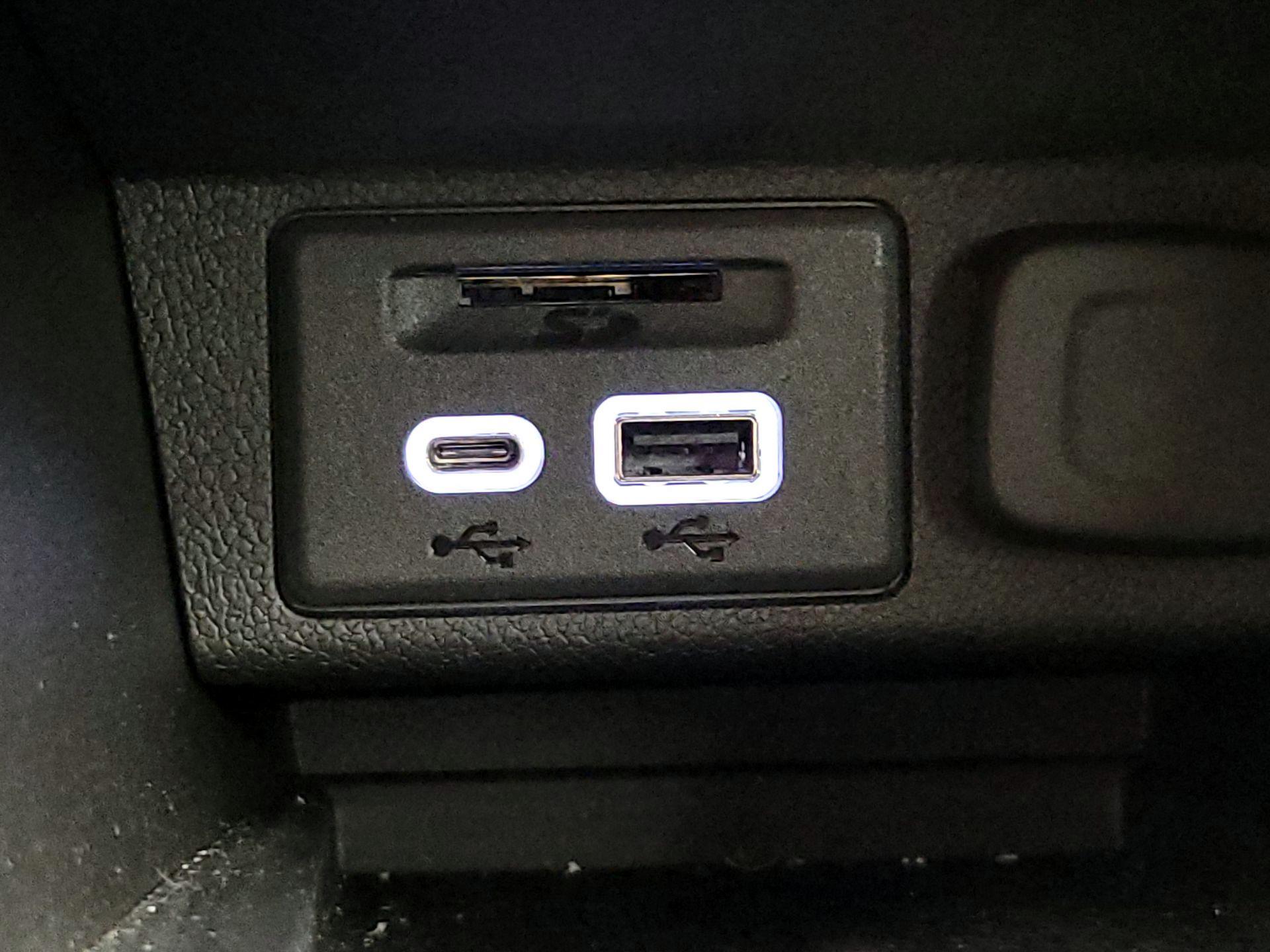 Thumbnail: 2022 Chevrolet Bolt EV - 18