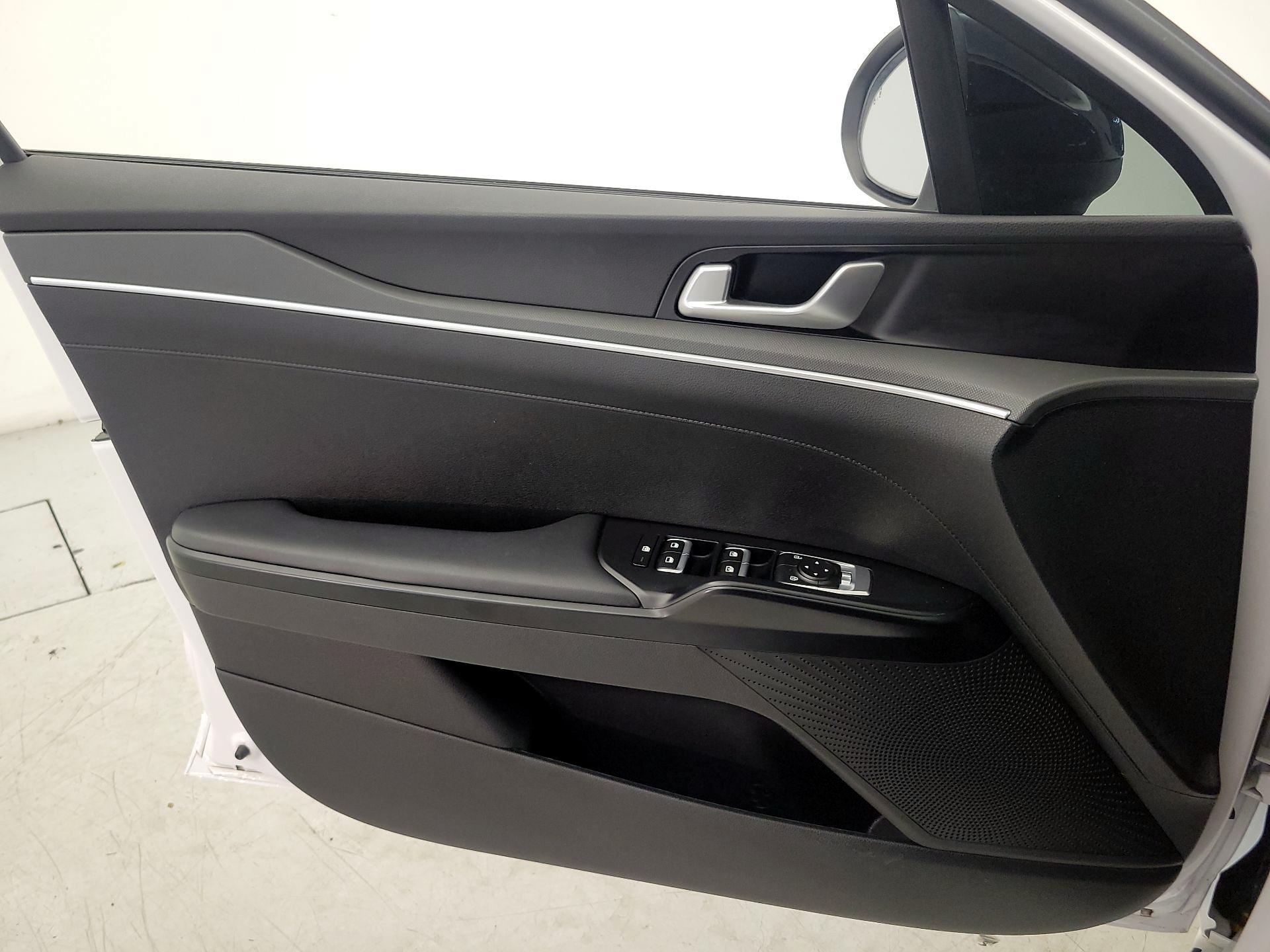 Thumbnail: 2022 Kia K5 - 12