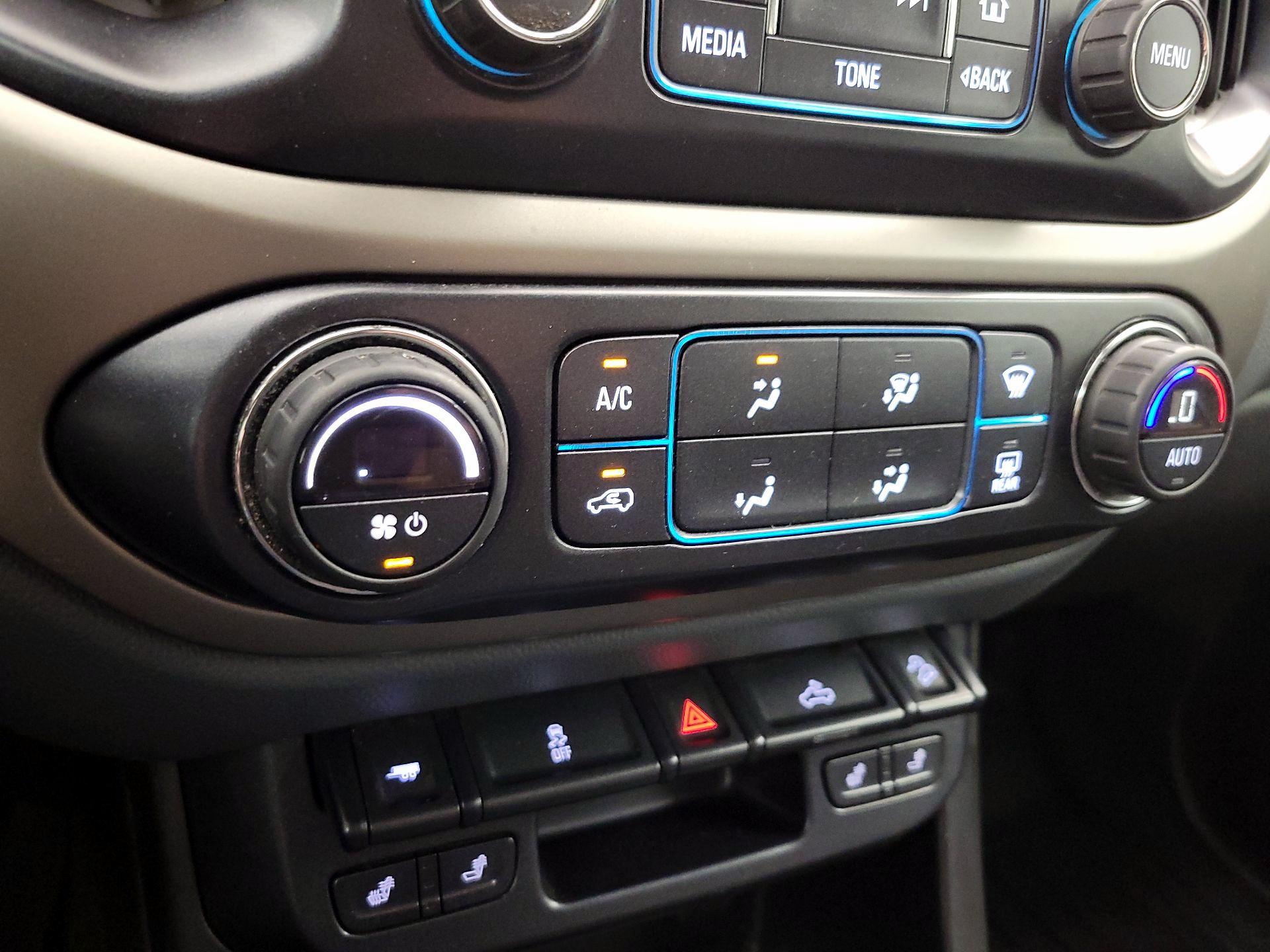 Thumbnail: 2016 Chevrolet Colorado - 16