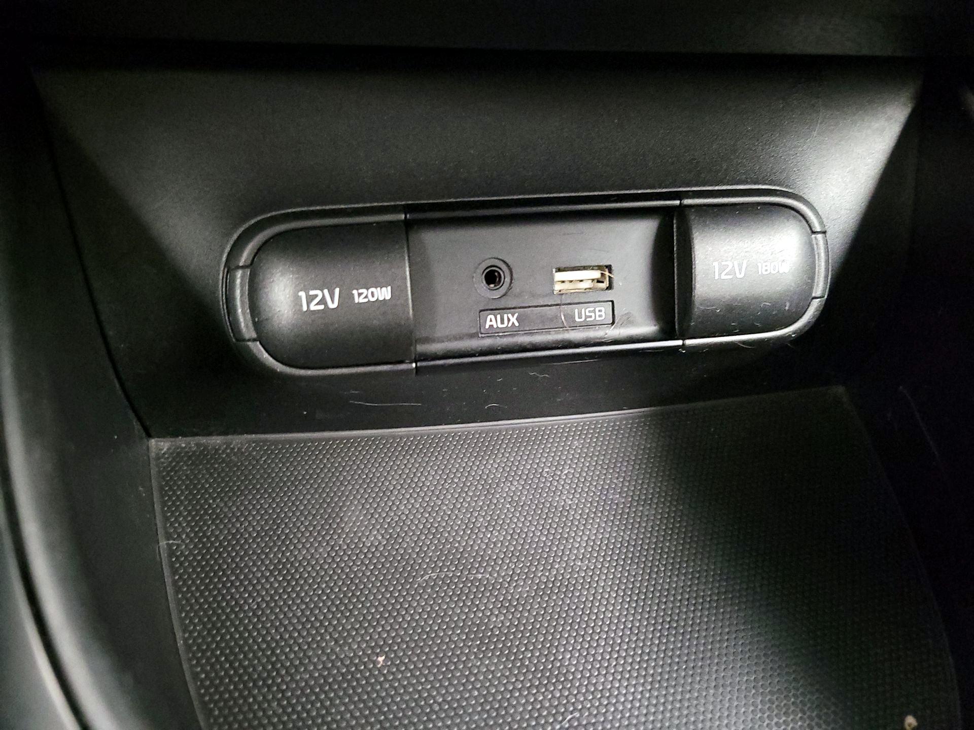 Thumbnail: 2018 Kia Soul - 18