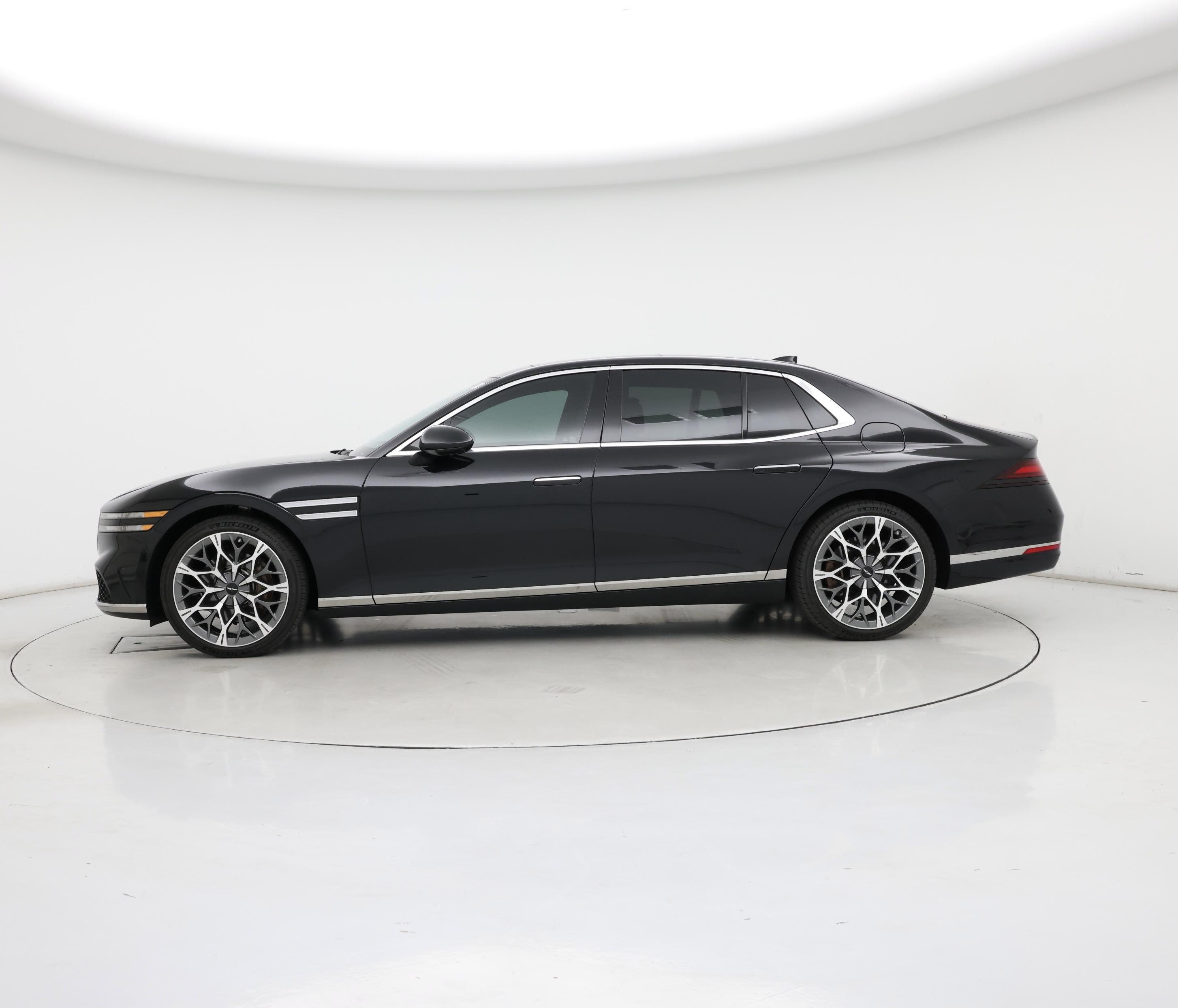Thumbnail: 2023 Genesis G90 - 3