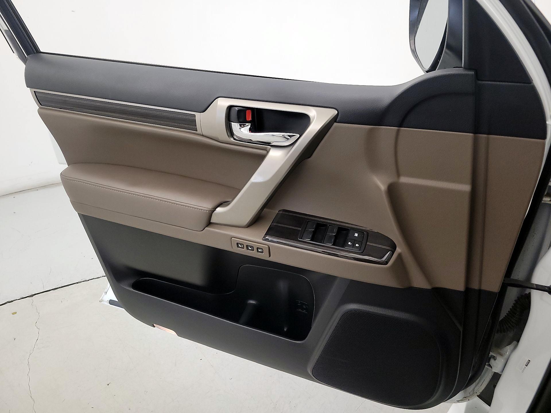 Thumbnail: 2020 Lexus GX - 12