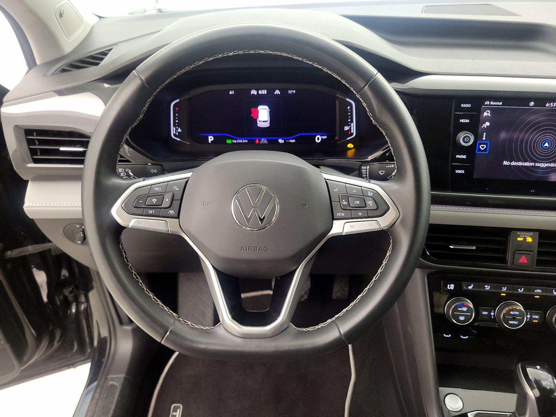 Thumbnail: 2023 Volkswagen Taos - 10