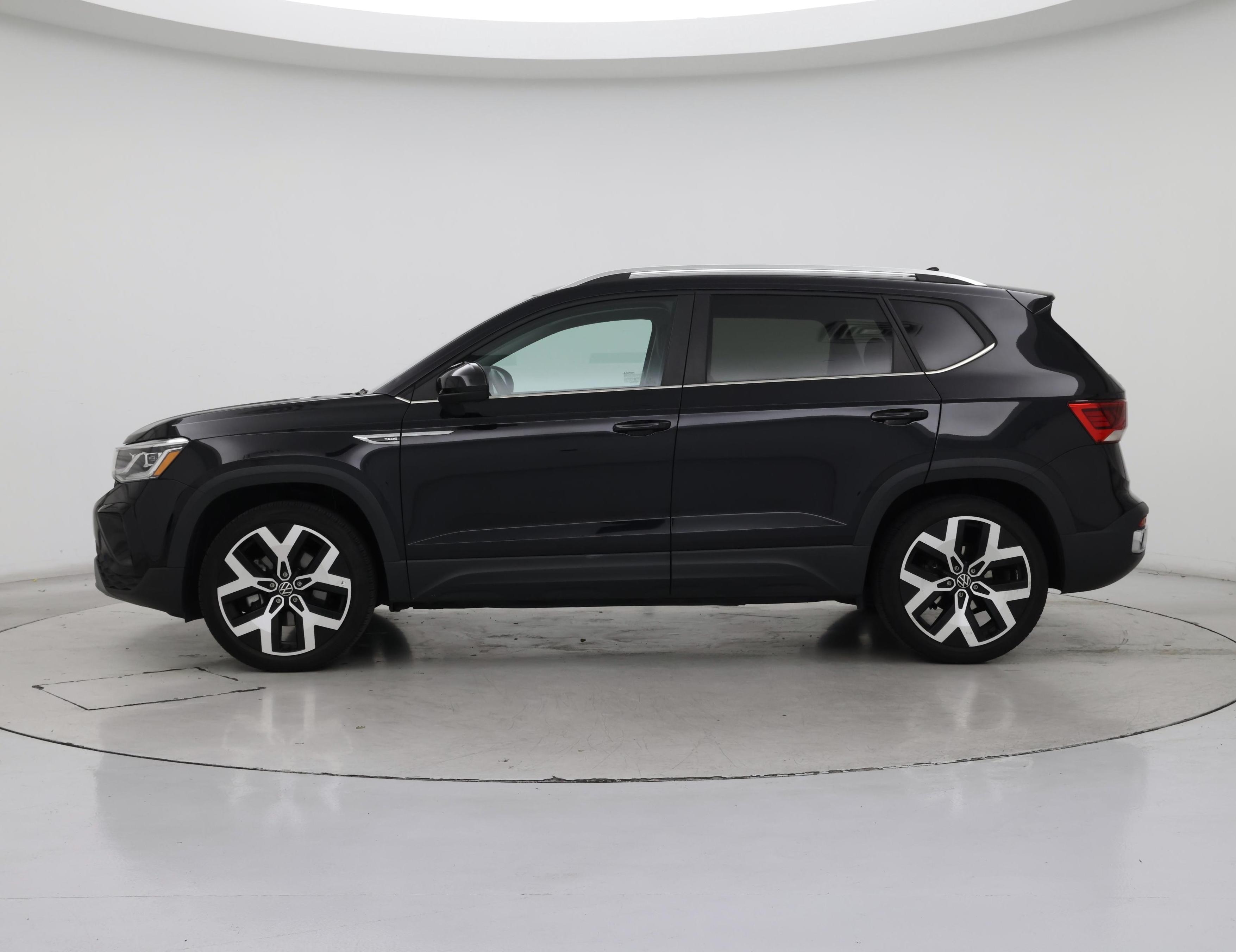 Thumbnail: 2023 Volkswagen Taos - 3