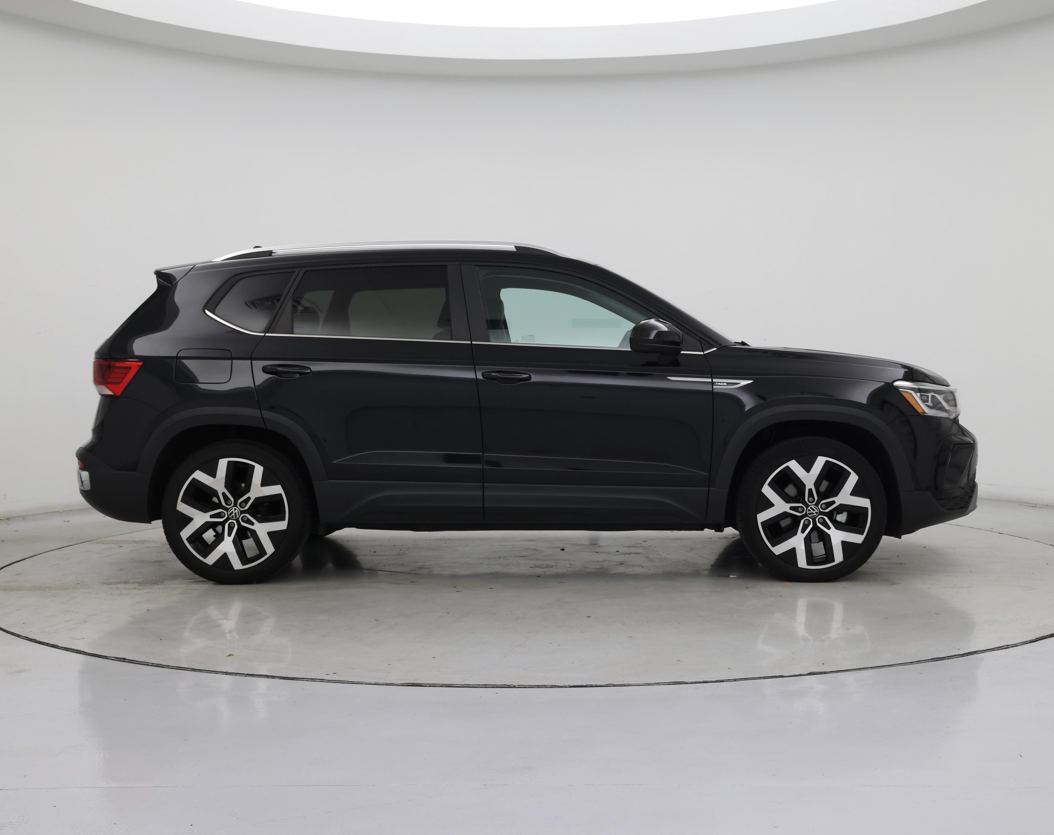Thumbnail: 2023 Volkswagen Taos - 7