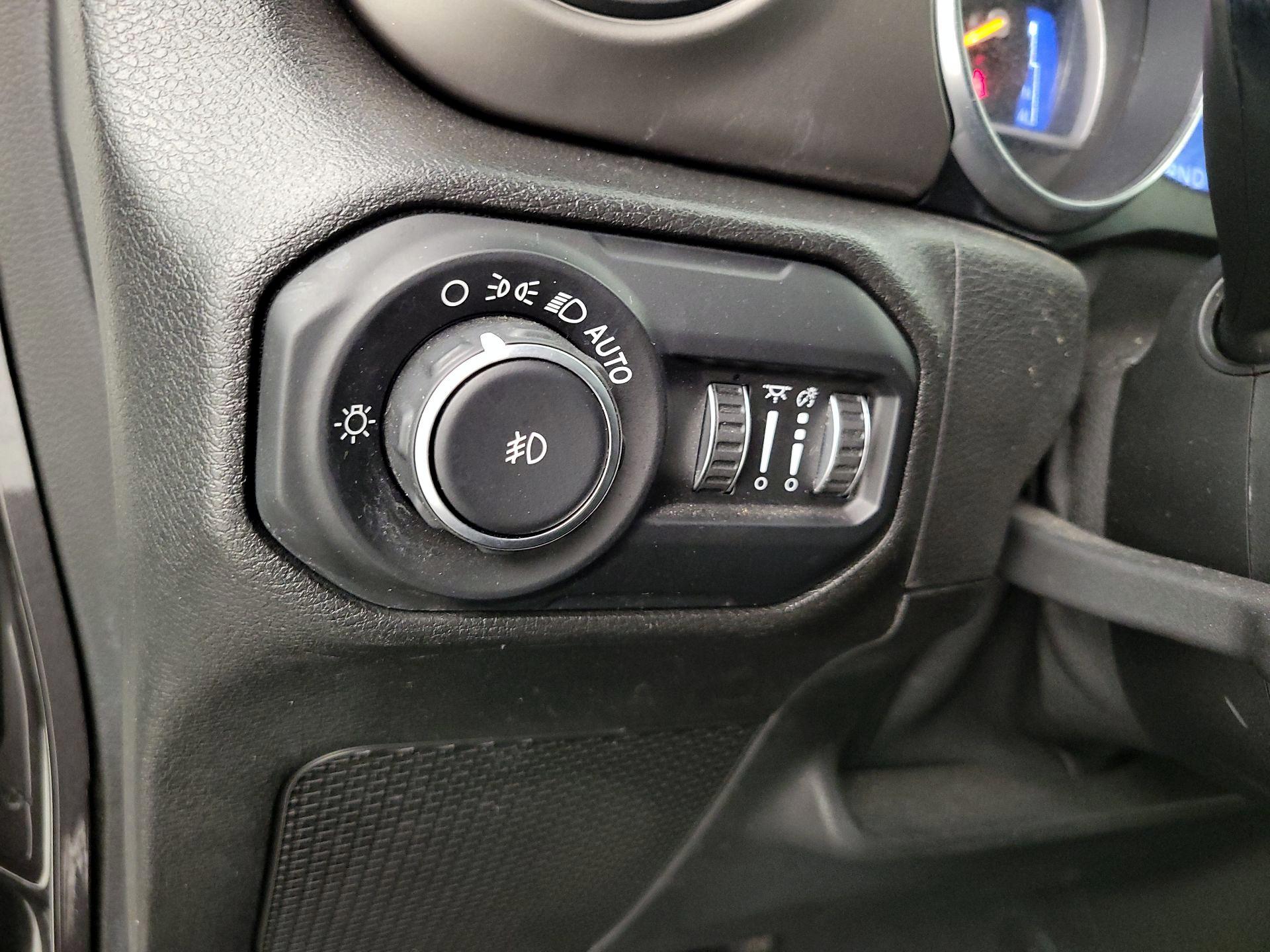 Thumbnail: 2019 Jeep Wrangler - 13