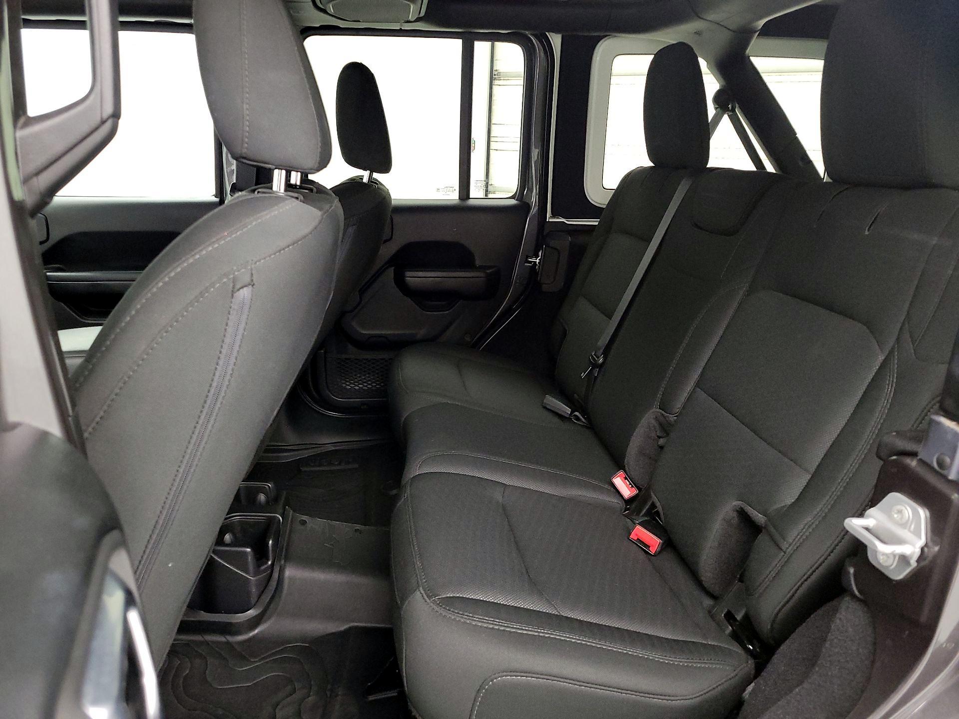 Thumbnail: 2019 Jeep Wrangler - 18