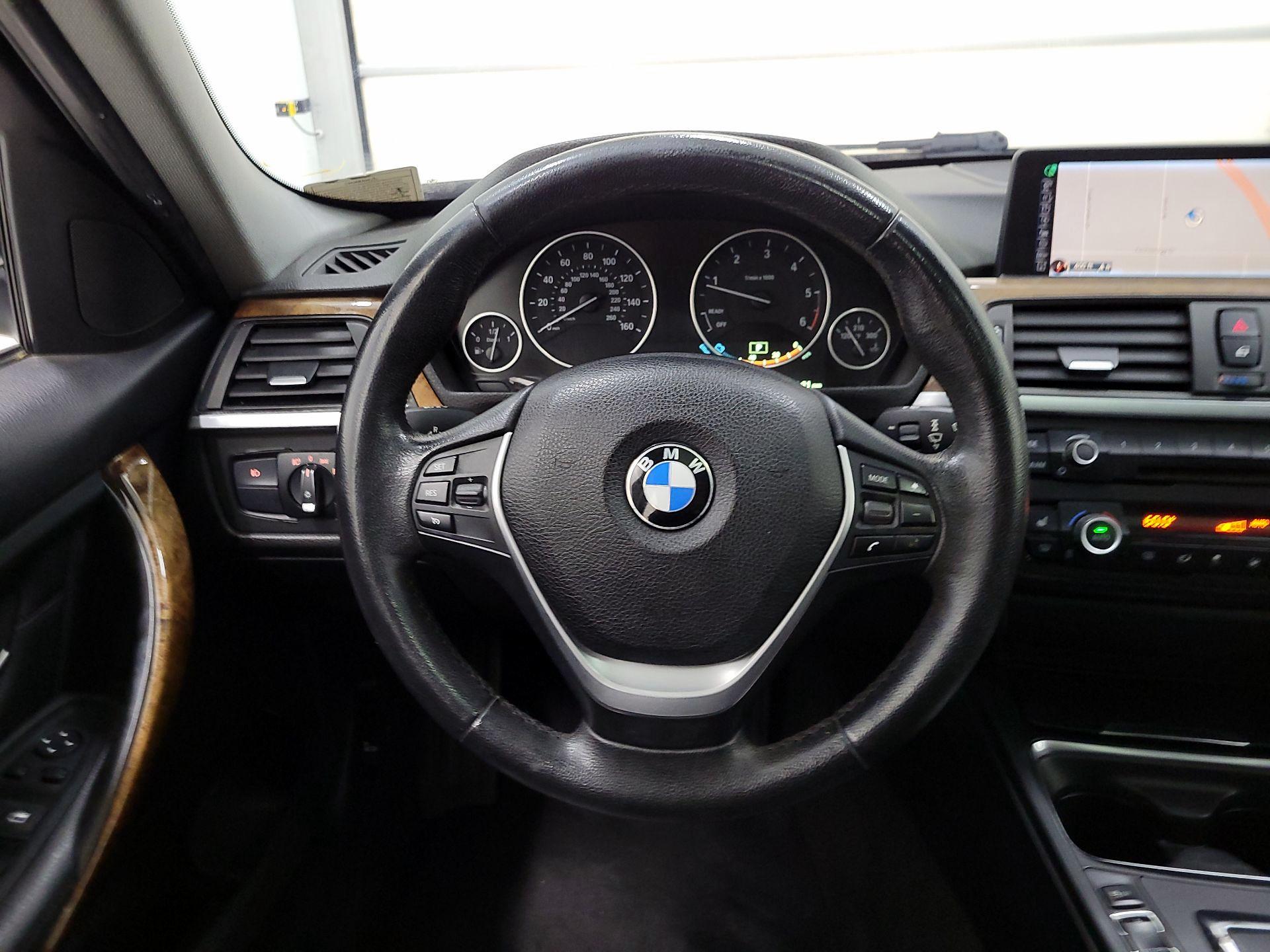 Thumbnail: 2015 BMW 3 Series - 10