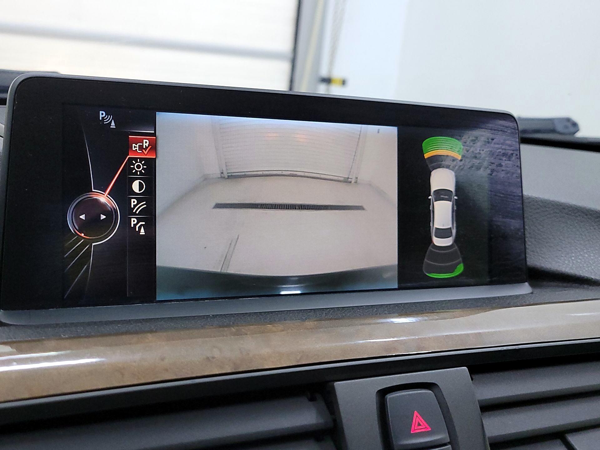 Thumbnail: 2015 BMW 3 Series - 15