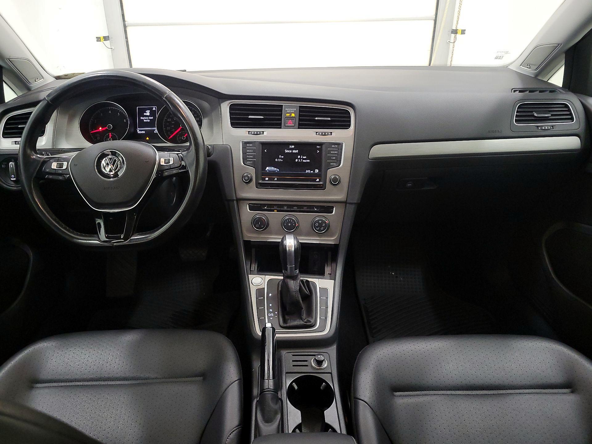 Thumbnail: 2016 Volkswagen Golf - 9