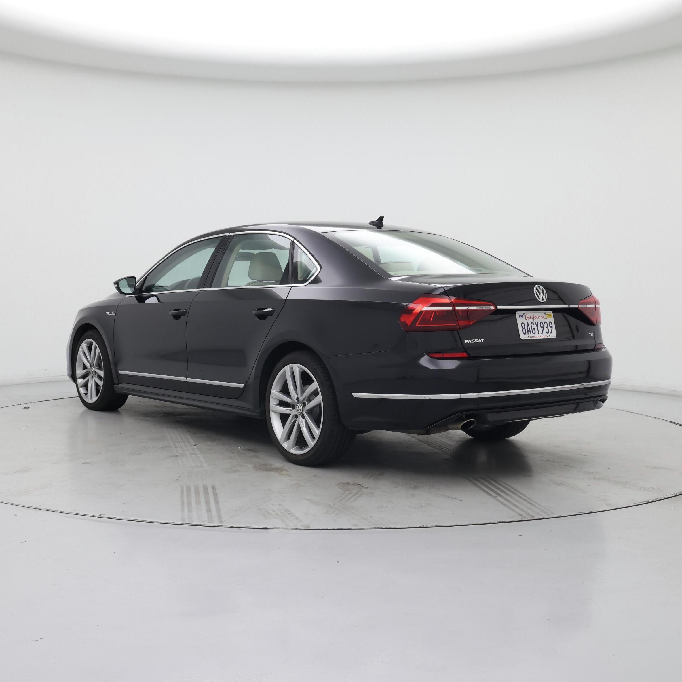 Thumbnail: 2017 Volkswagen Passat - 2