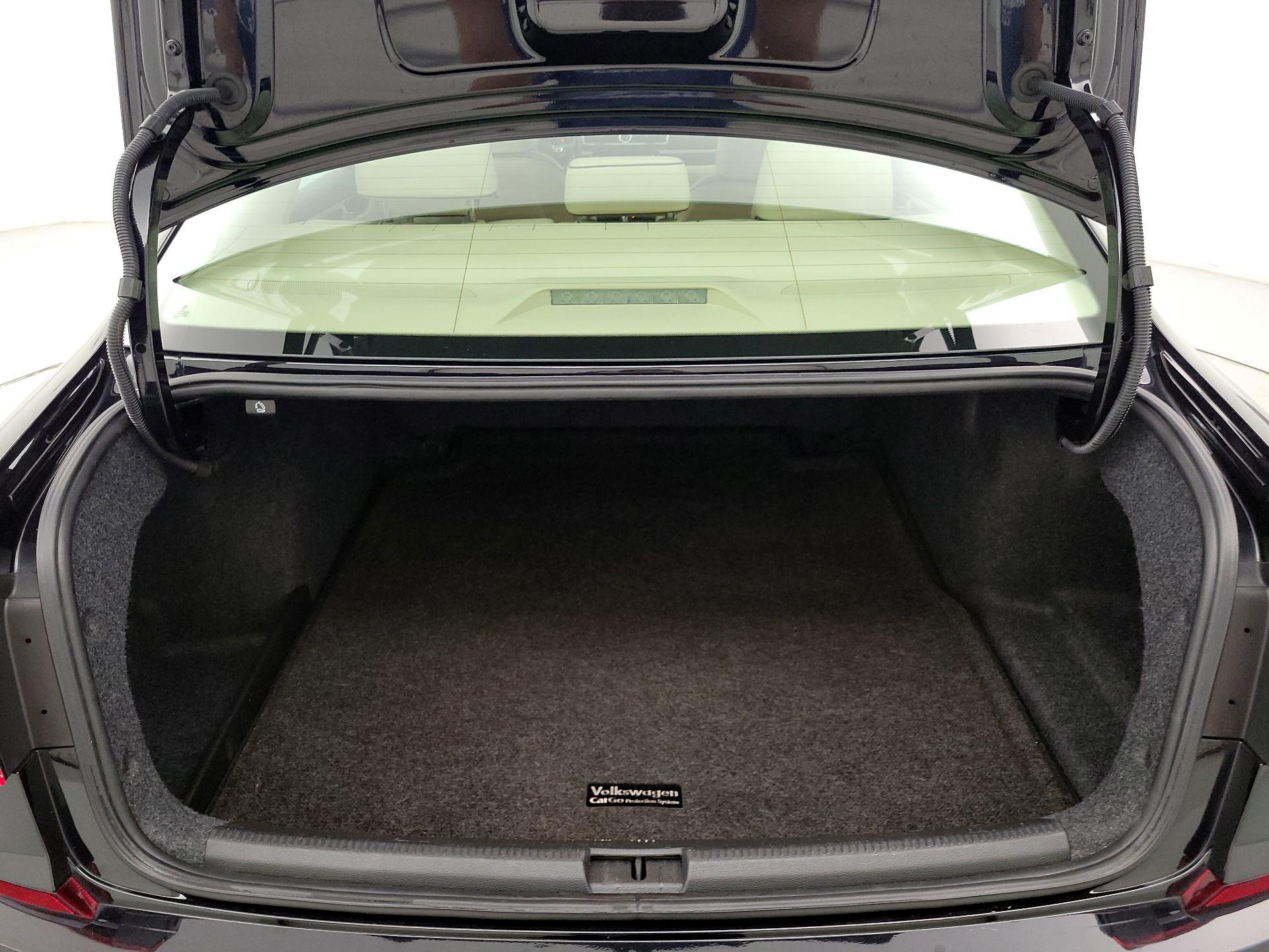 Thumbnail: 2017 Volkswagen Passat - 20