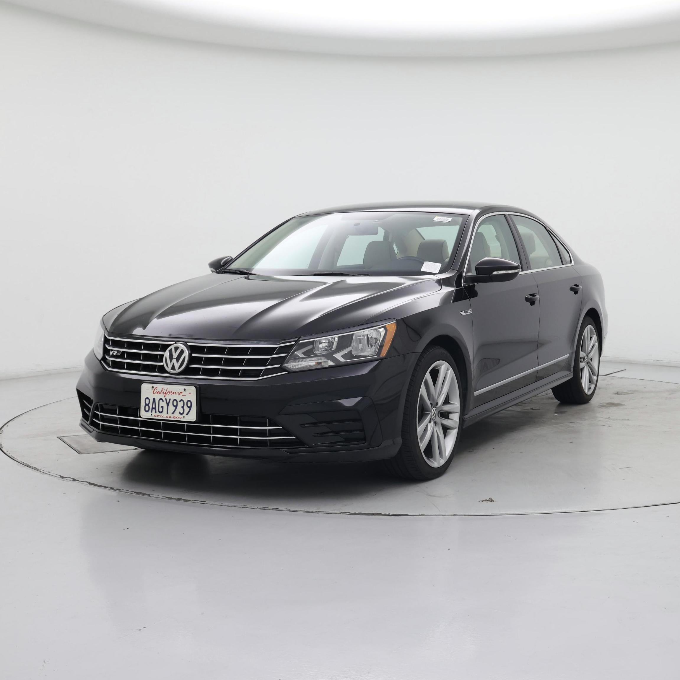 Thumbnail: 2017 Volkswagen Passat - 4