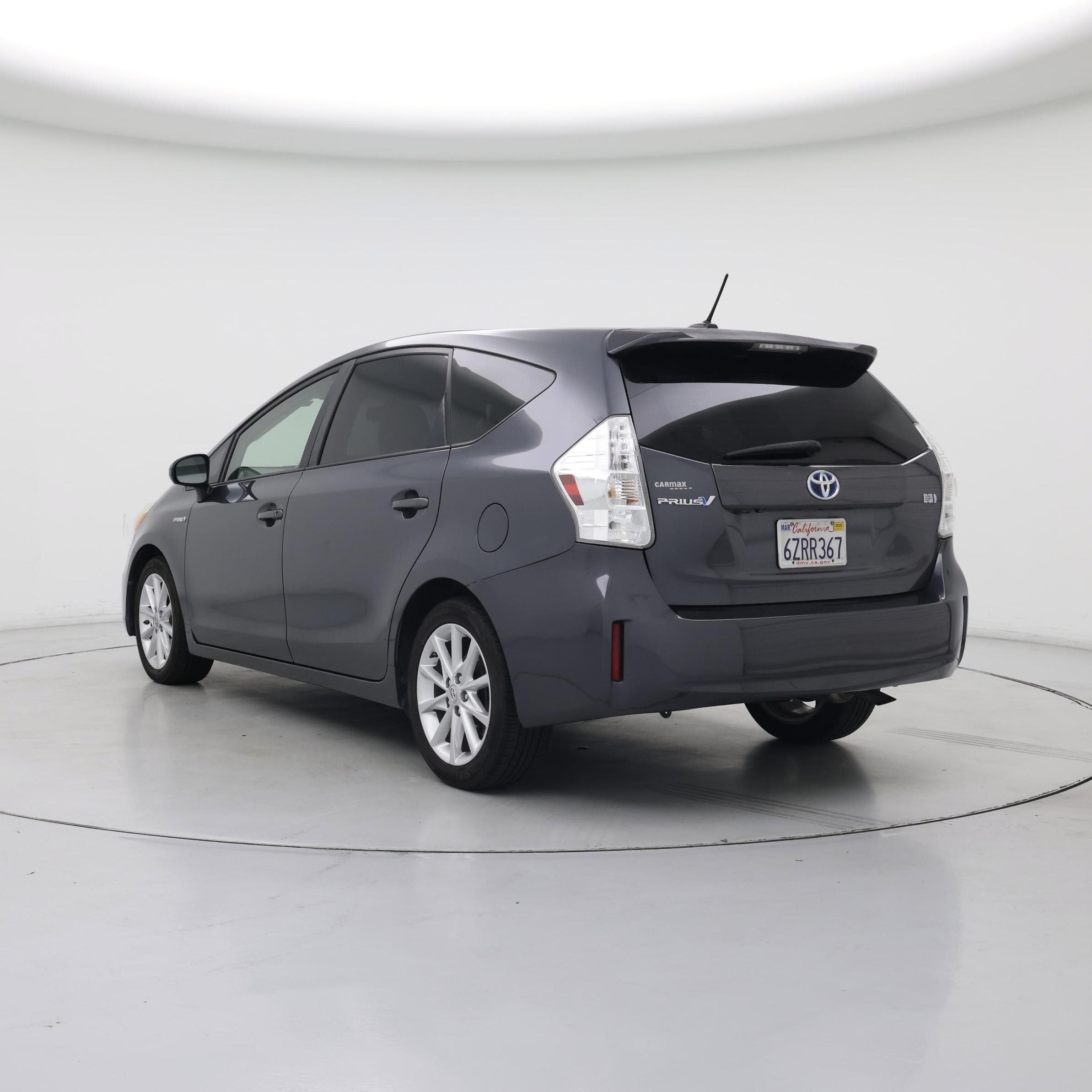 Thumbnail: 2013 Toyota Prius v - 2