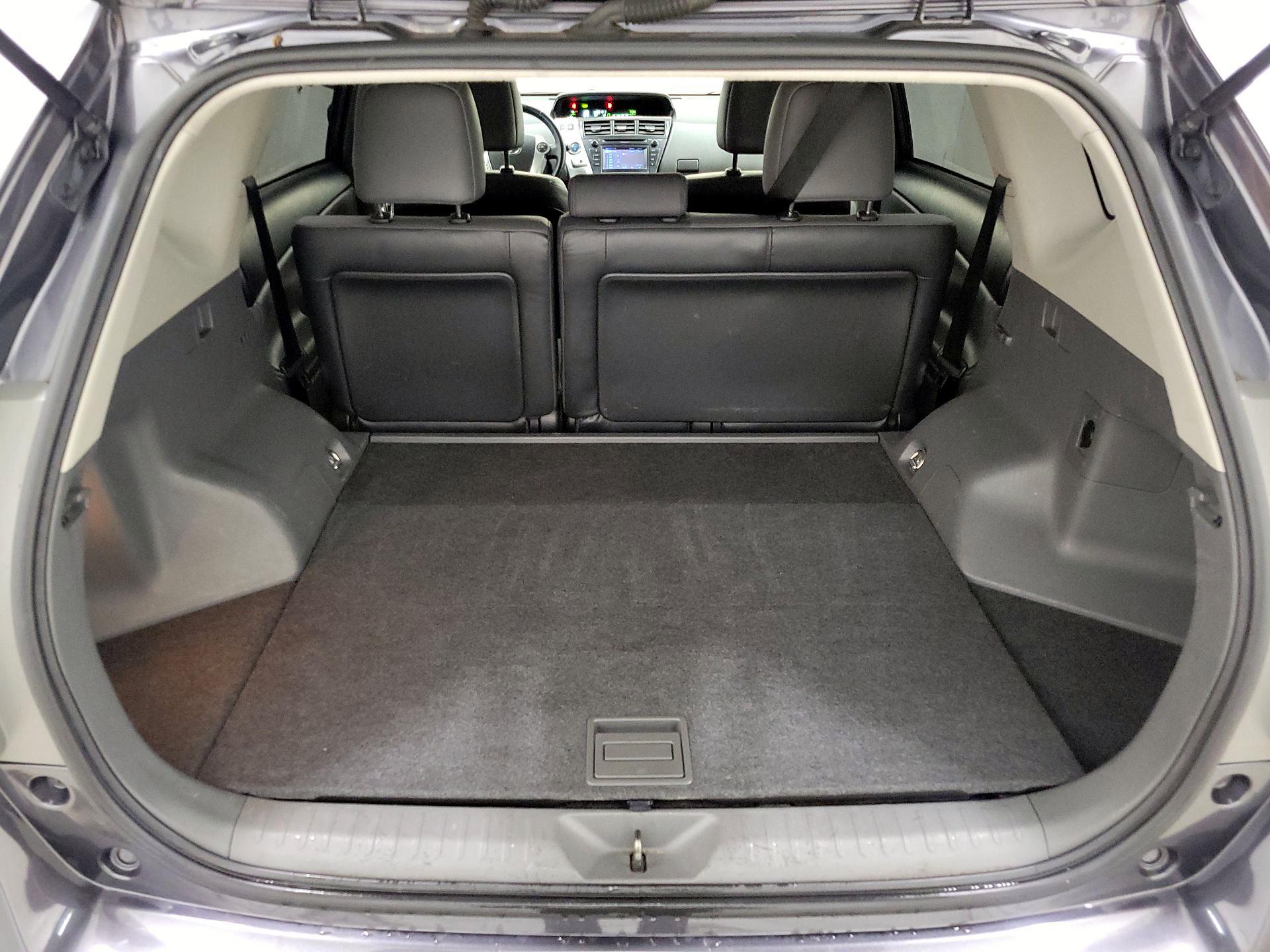 Thumbnail: 2013 Toyota Prius v - 20