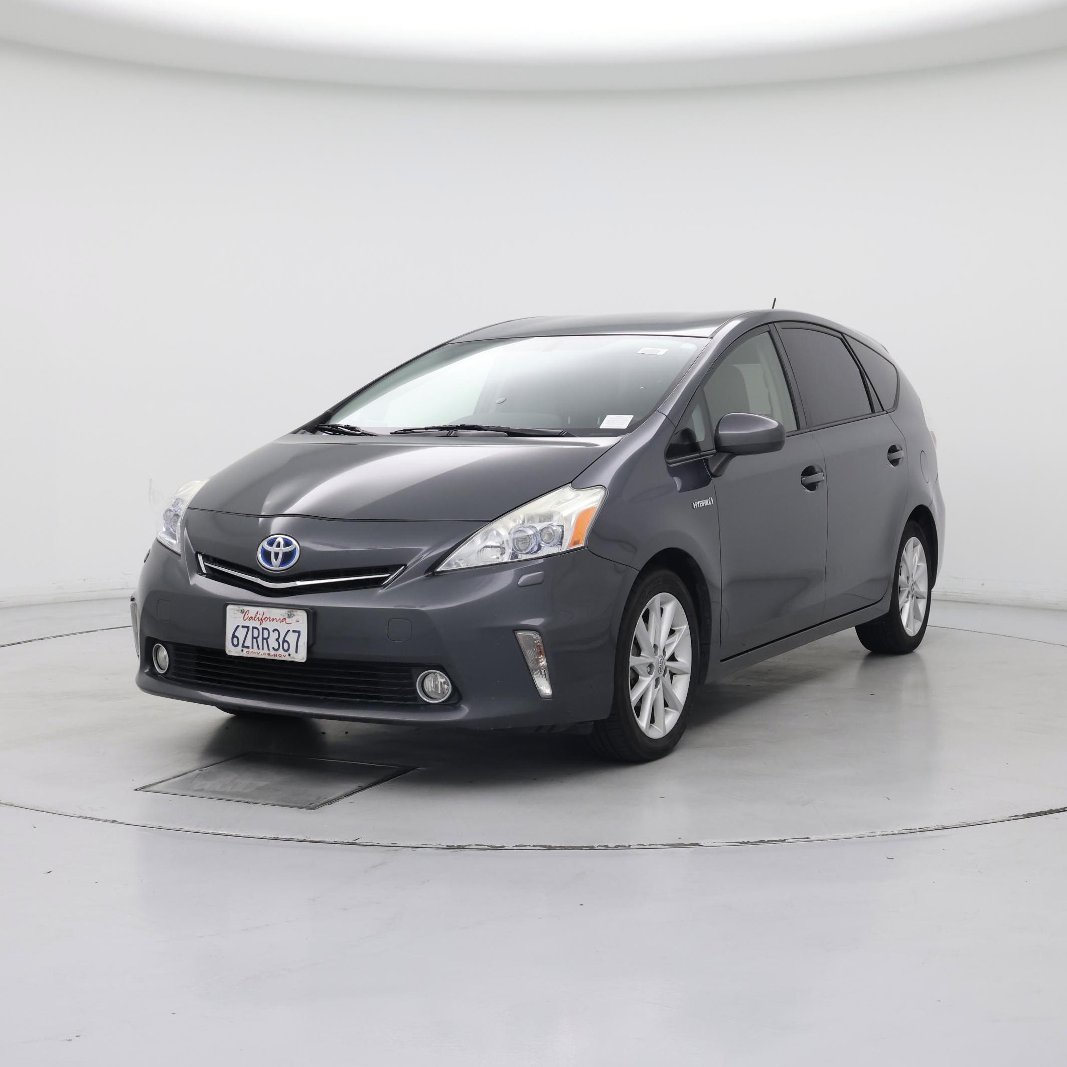 Thumbnail: 2013 Toyota Prius v - 4