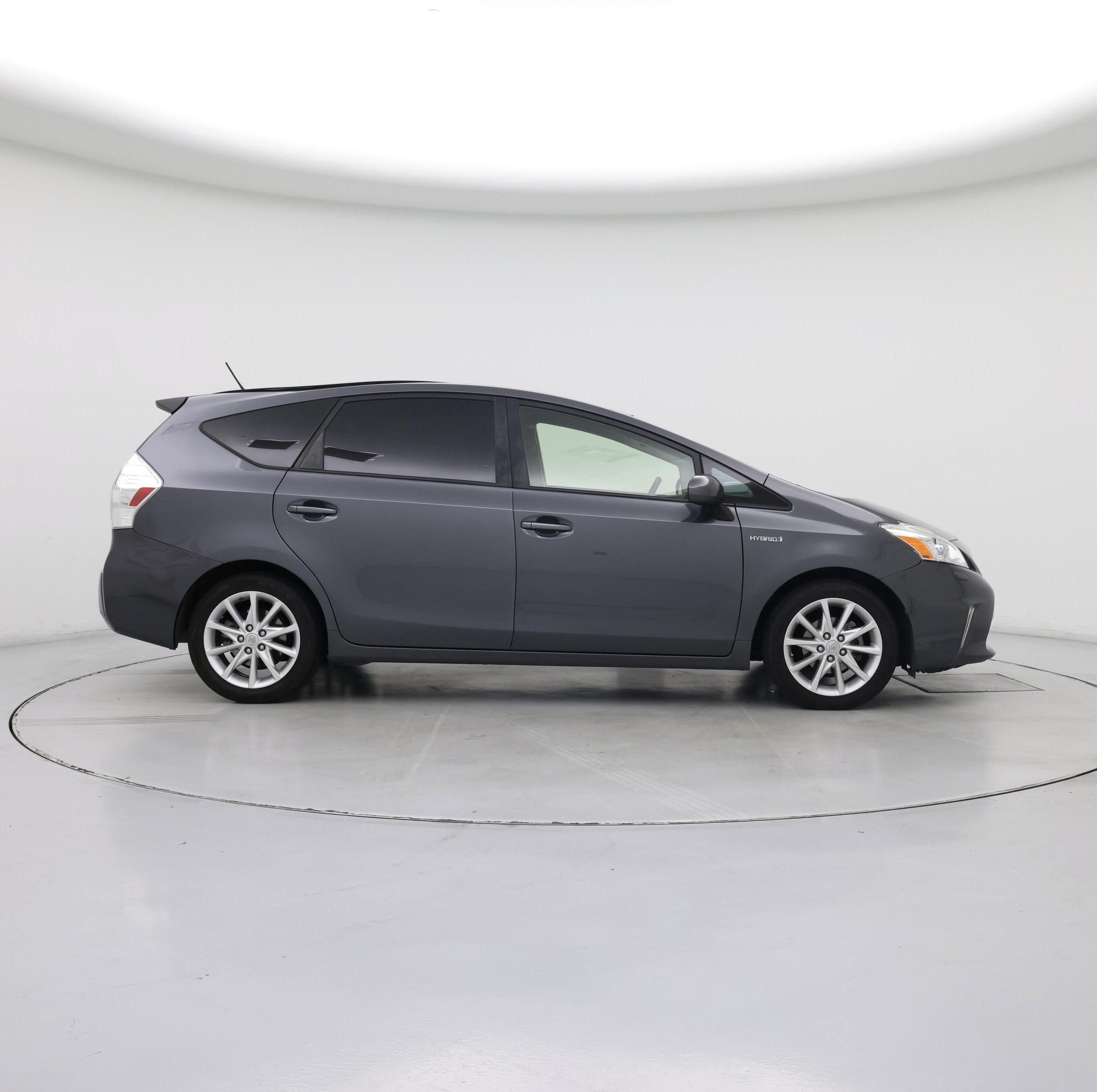 Thumbnail: 2013 Toyota Prius v - 7