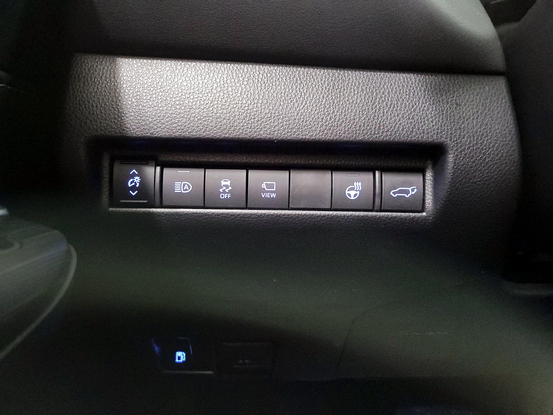 Thumbnail: 2022 Toyota Venza - 13