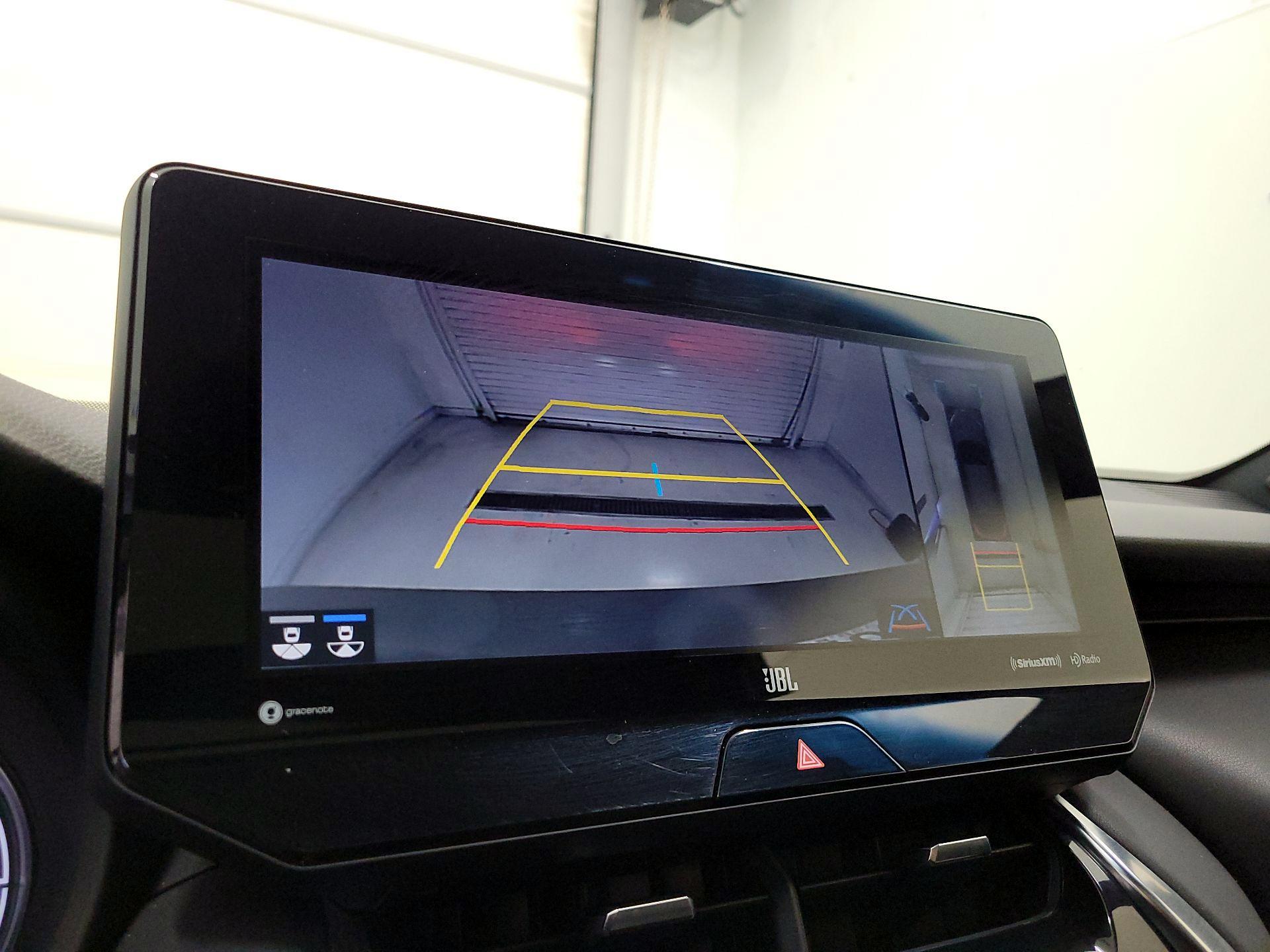 Thumbnail: 2022 Toyota Venza - 15