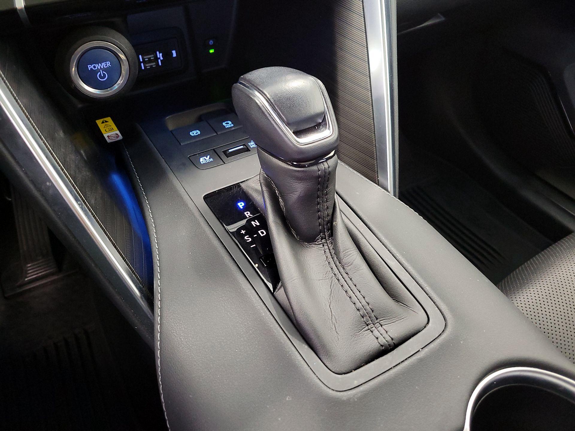 Thumbnail: 2022 Toyota Venza - 18