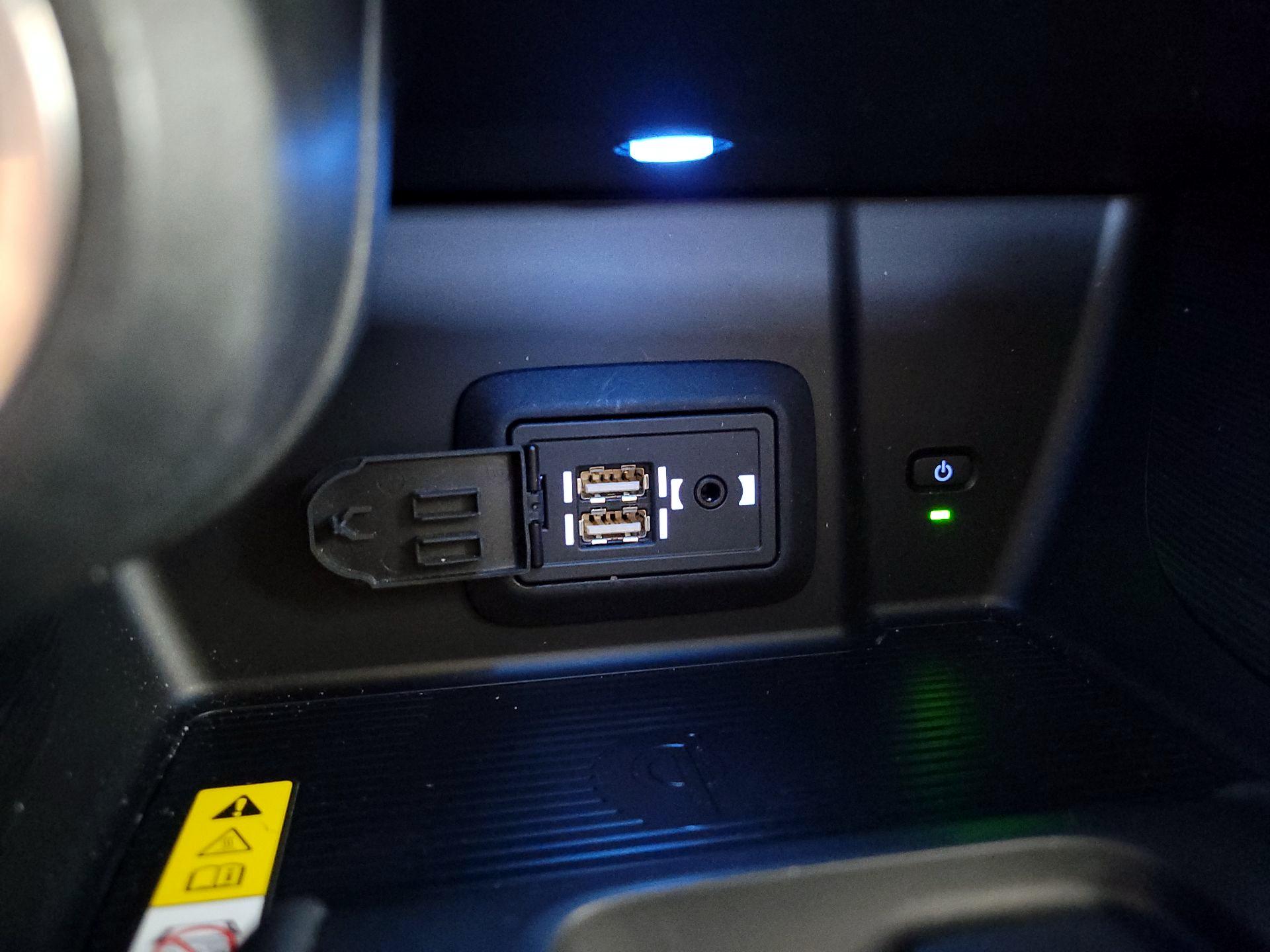 Thumbnail: 2022 Toyota Venza - 19