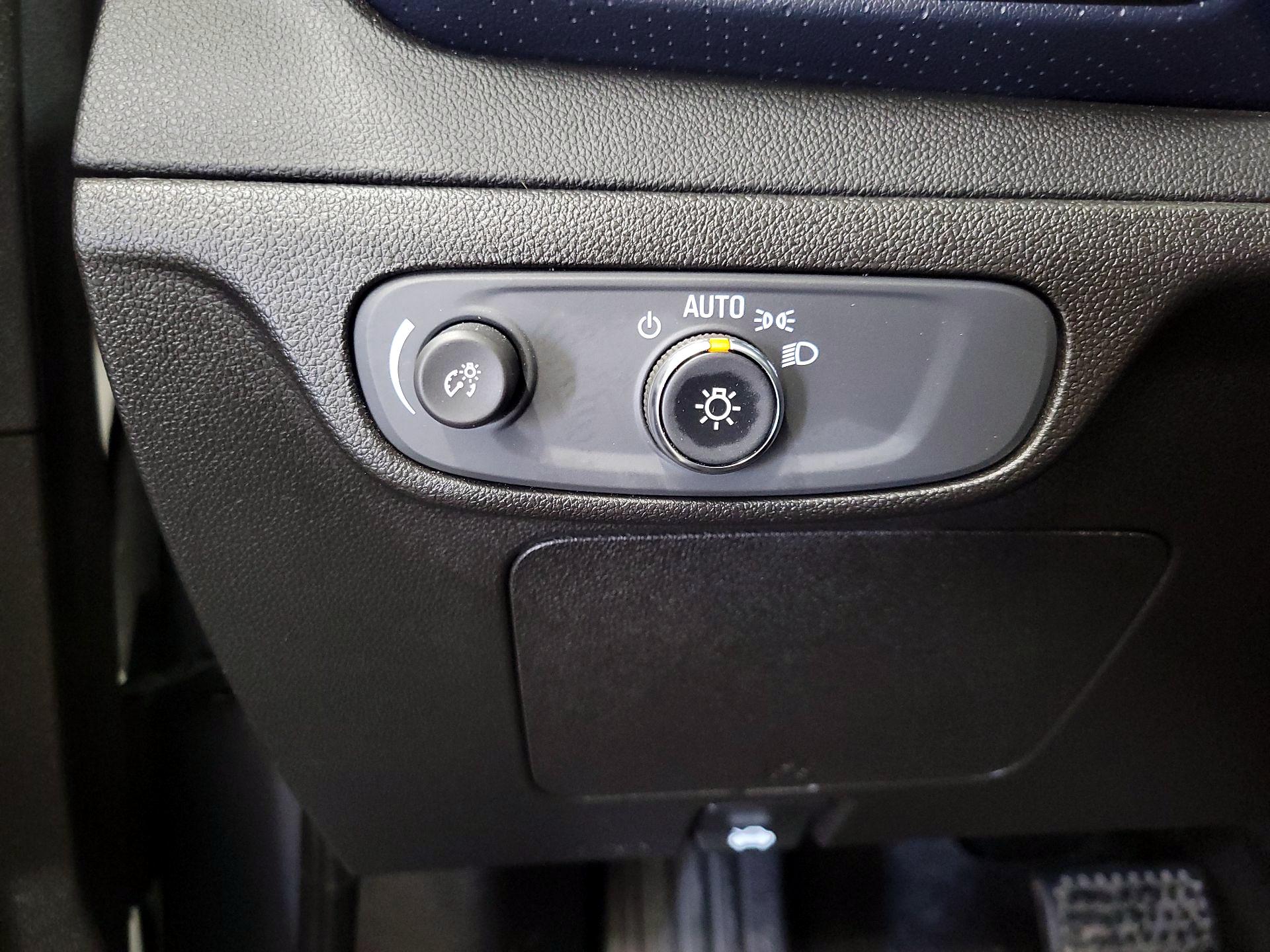 Thumbnail: 2023 Chevrolet Bolt EUV - 13