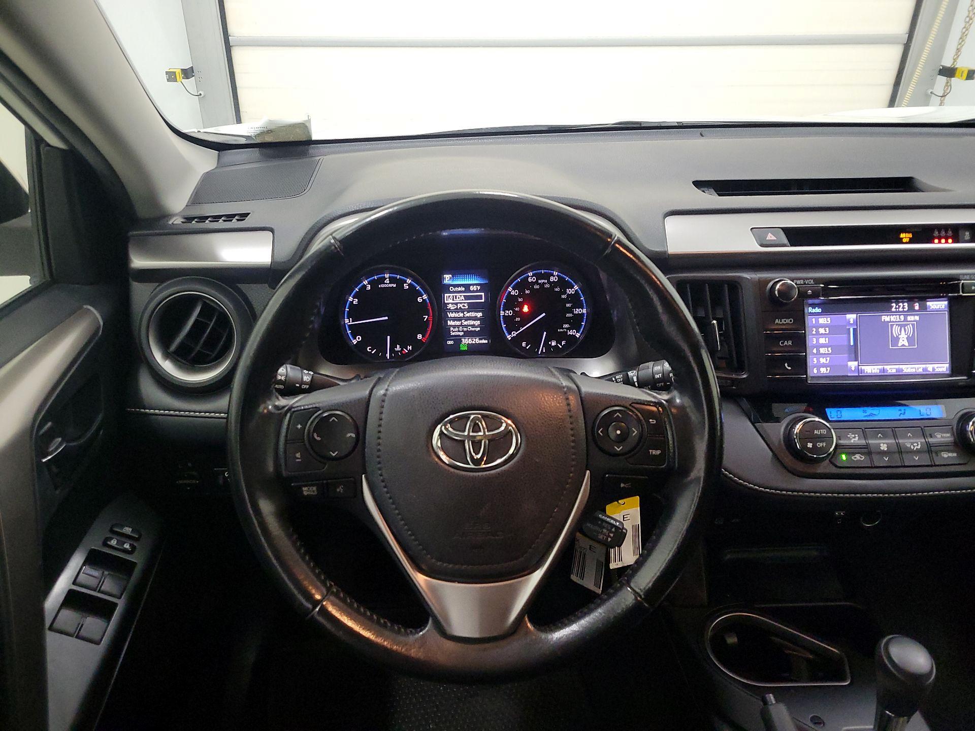 Thumbnail: 2018 Toyota RAV4 - 10