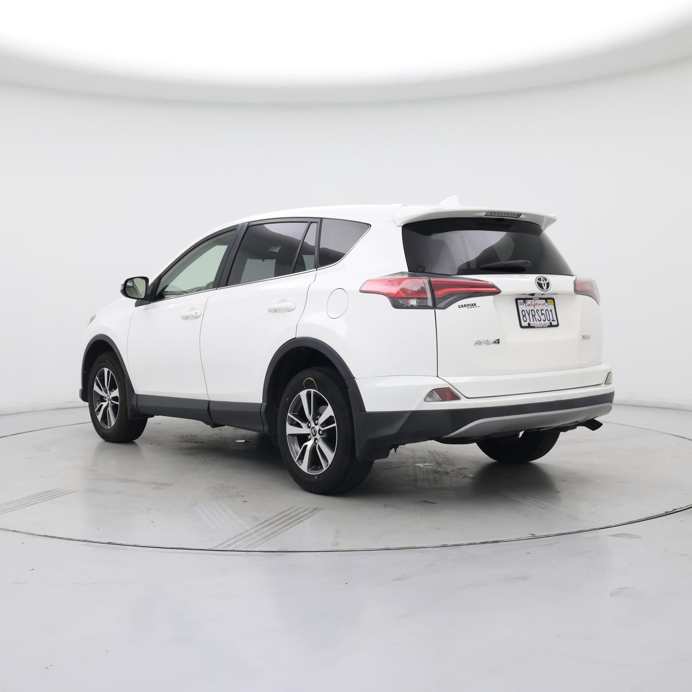 Thumbnail: 2018 Toyota RAV4 - 2