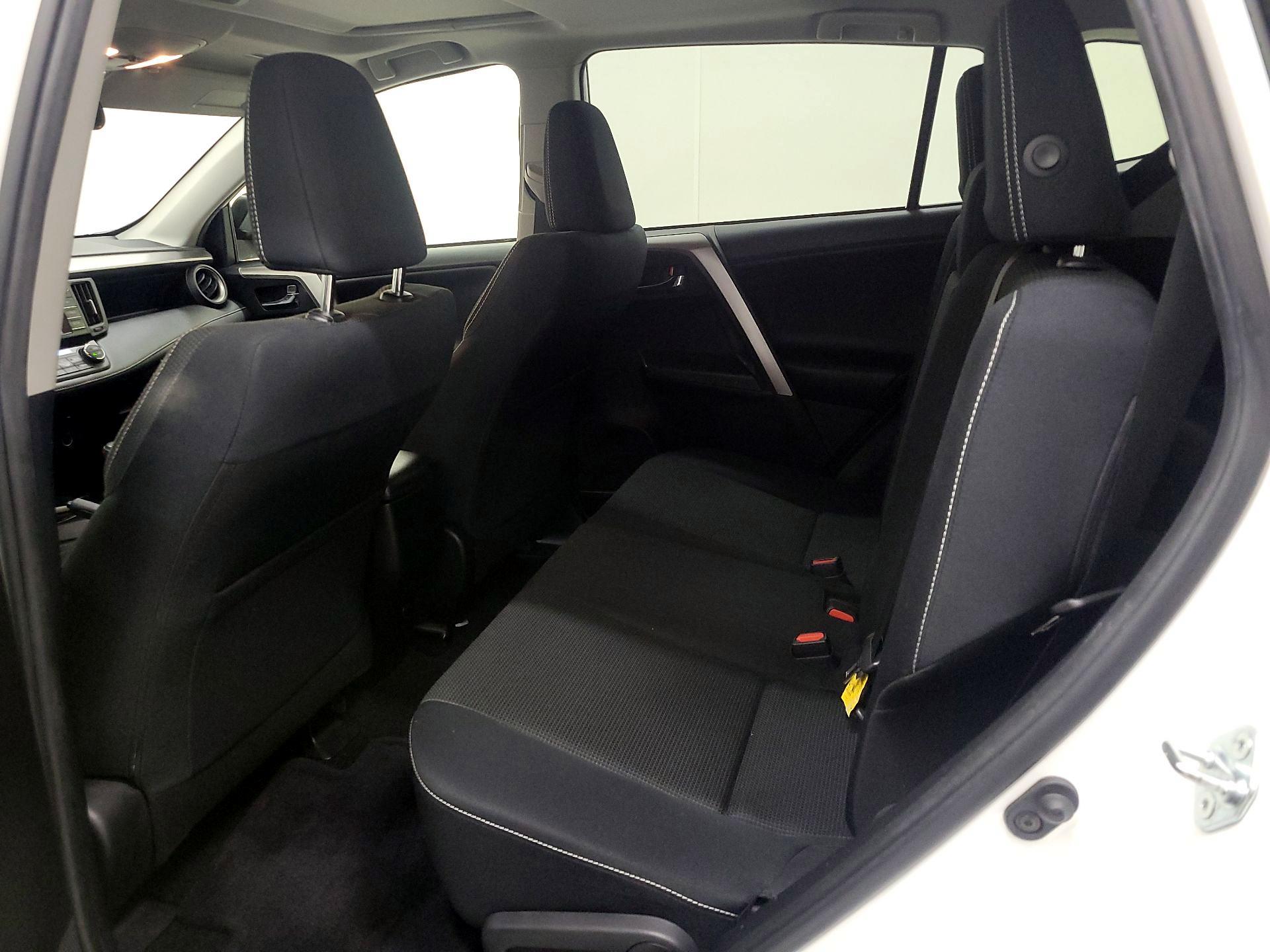 Thumbnail: 2018 Toyota RAV4 - 19