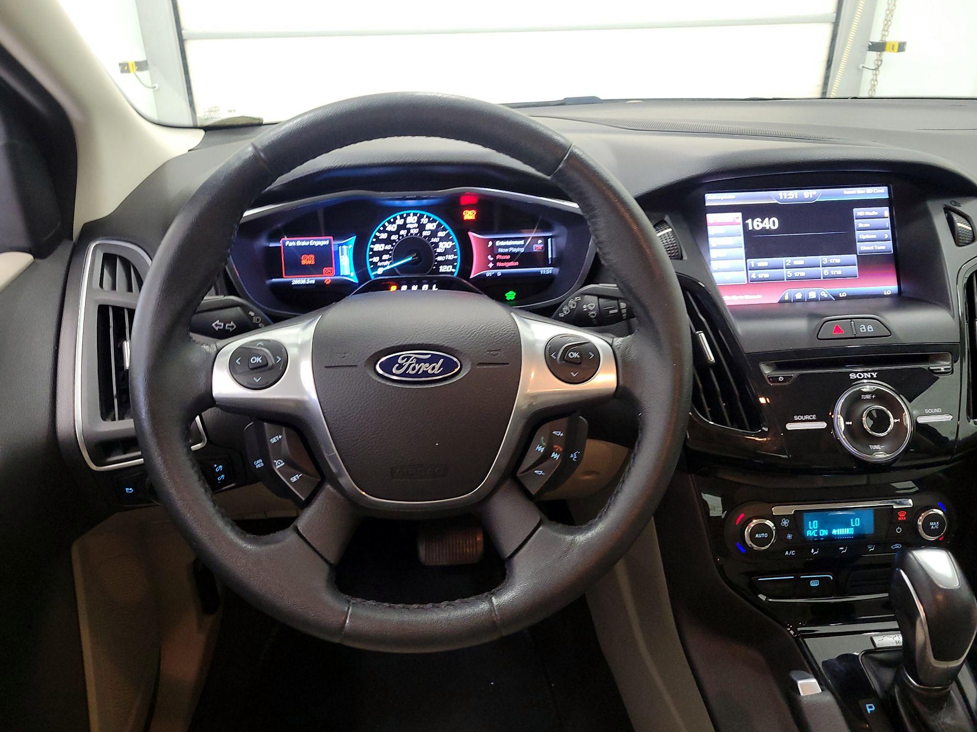 Thumbnail: 2014 Ford Focus - 10