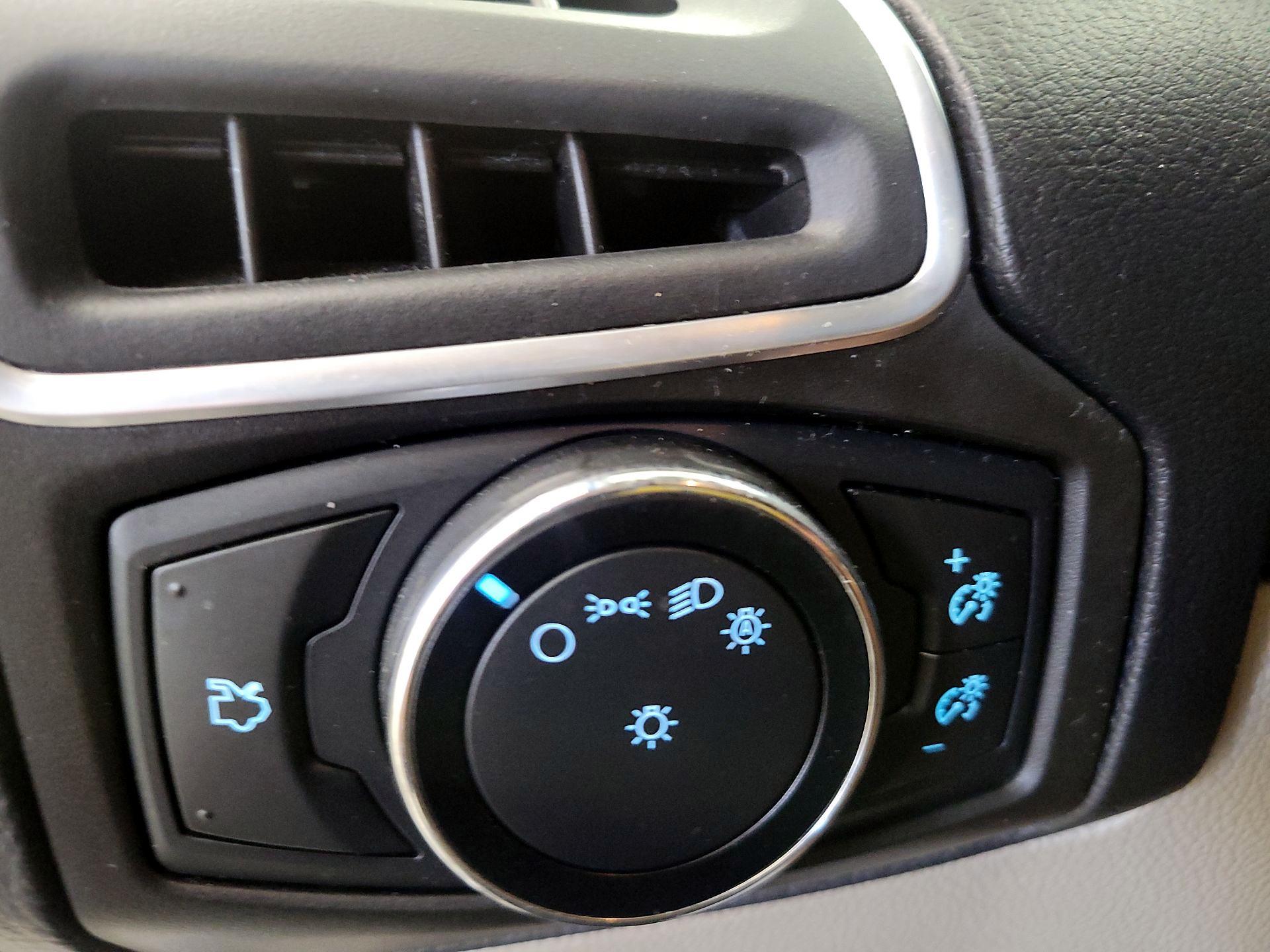 Thumbnail: 2014 Ford Focus - 13
