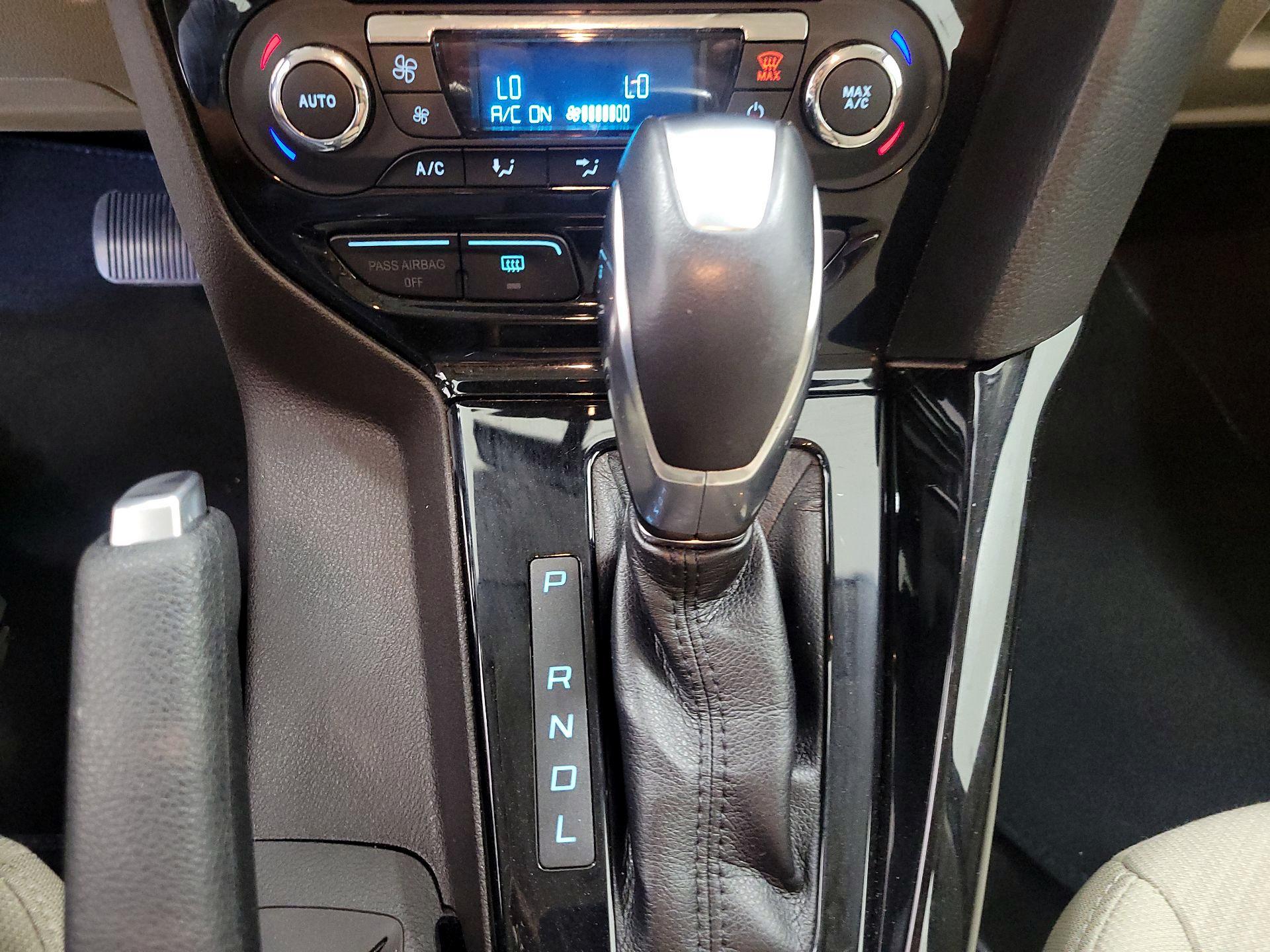 Thumbnail: 2014 Ford Focus - 17