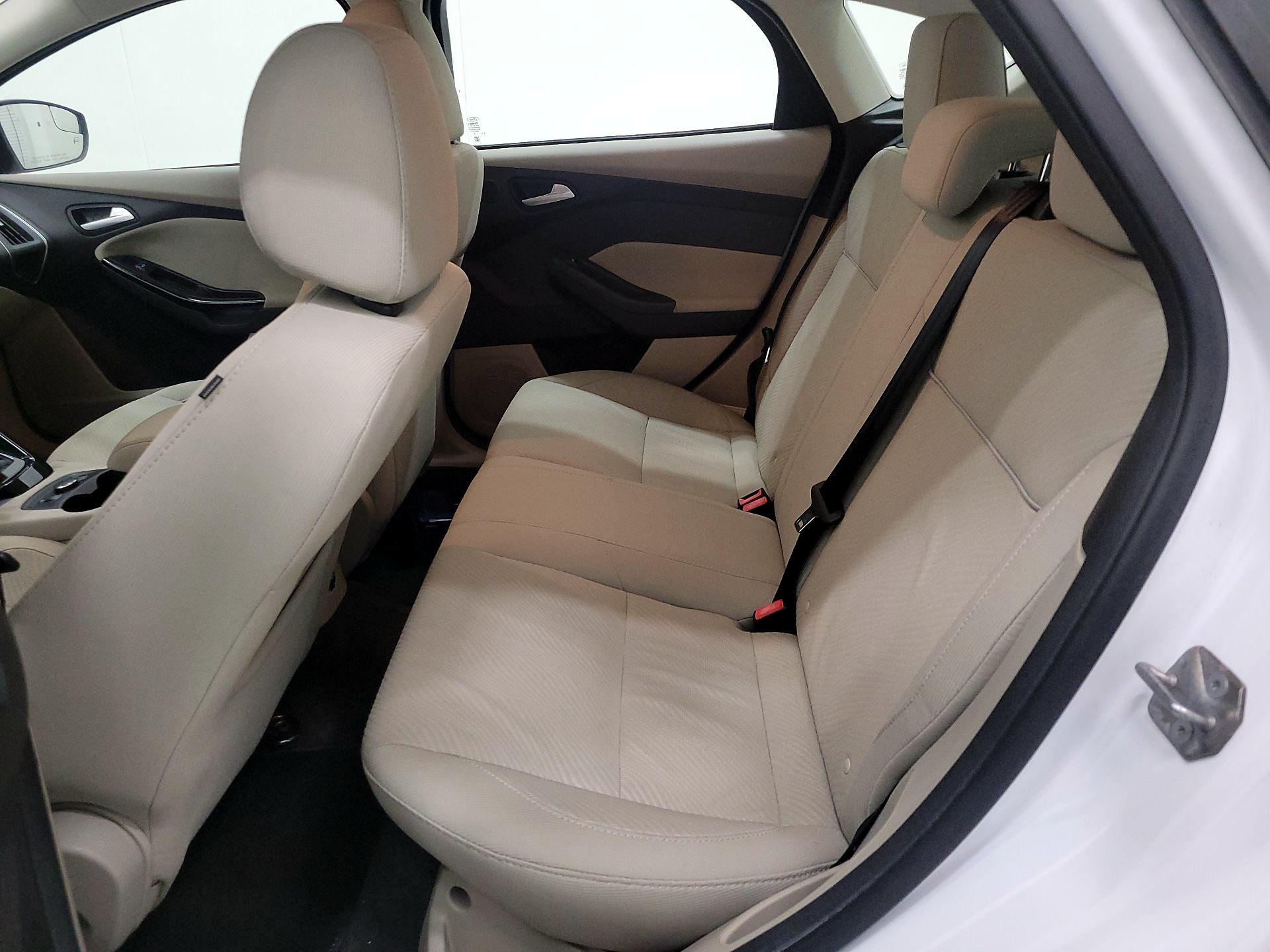 Thumbnail: 2014 Ford Focus - 19
