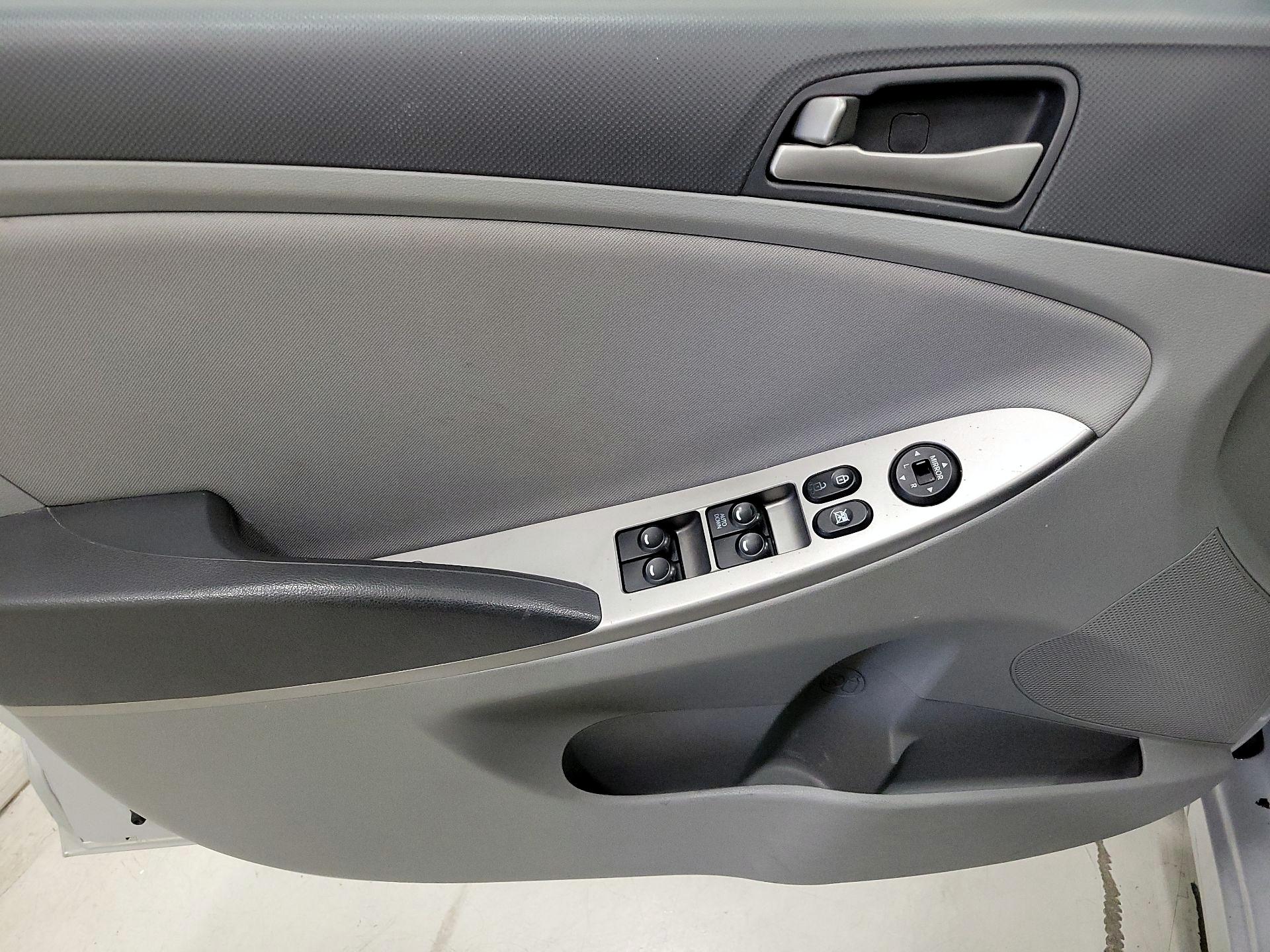 Thumbnail: 2016 Hyundai Accent - 12