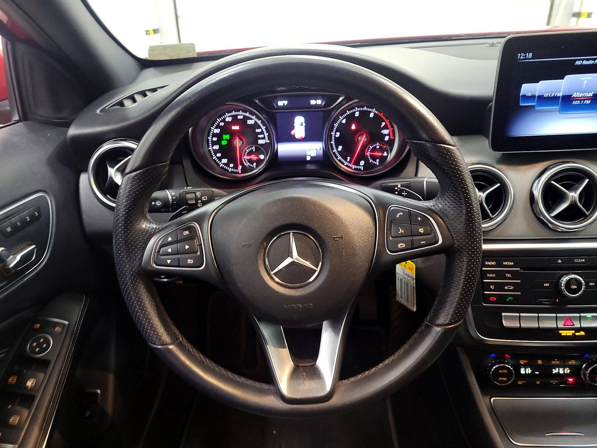 Thumbnail: 2020 Mercedes-Benz GLA - 10