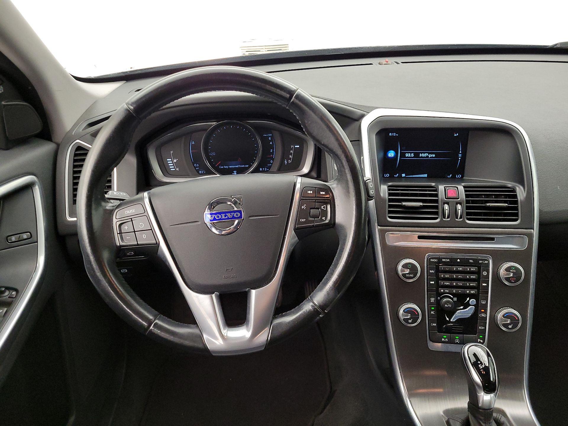 Thumbnail: 2015 Volvo XC60 - 10