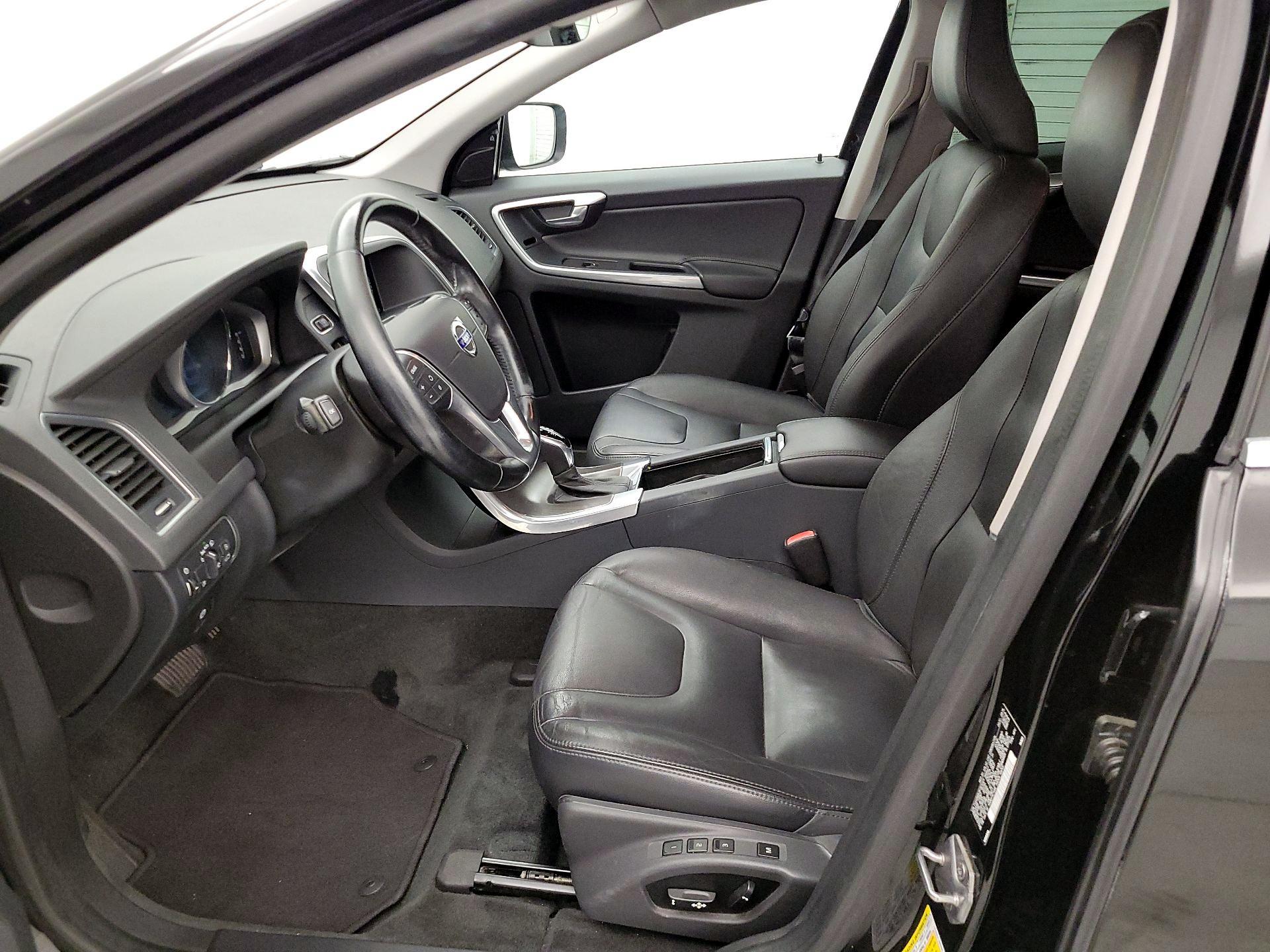 Thumbnail: 2015 Volvo XC60 - 11