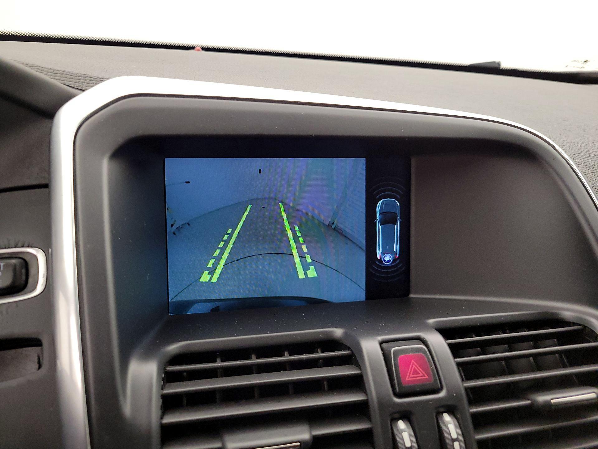 Thumbnail: 2015 Volvo XC60 - 14