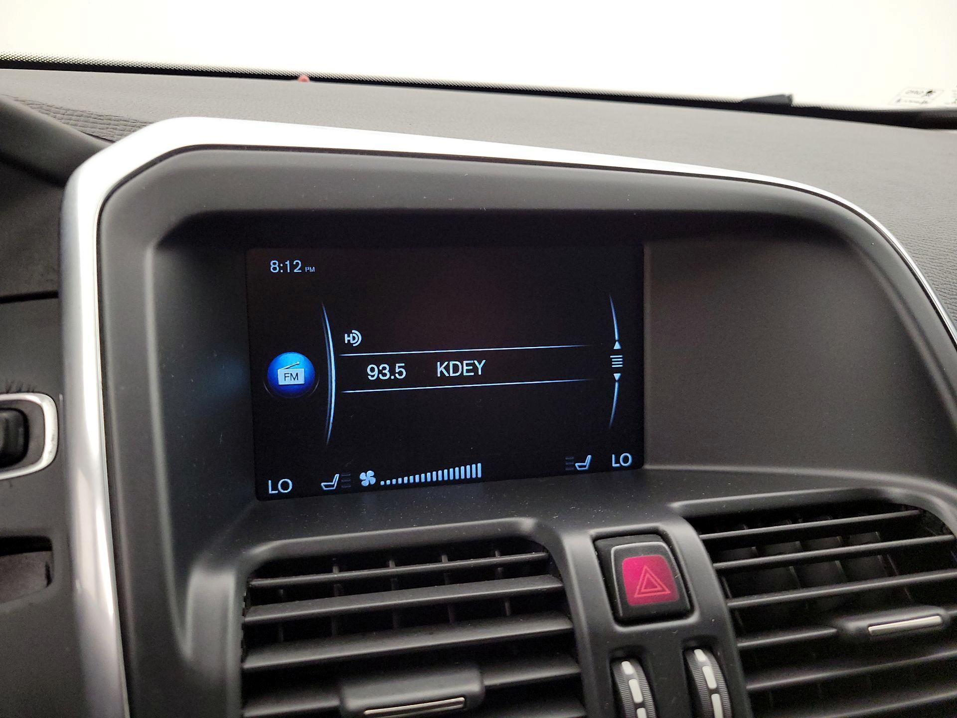 Thumbnail: 2015 Volvo XC60 - 15