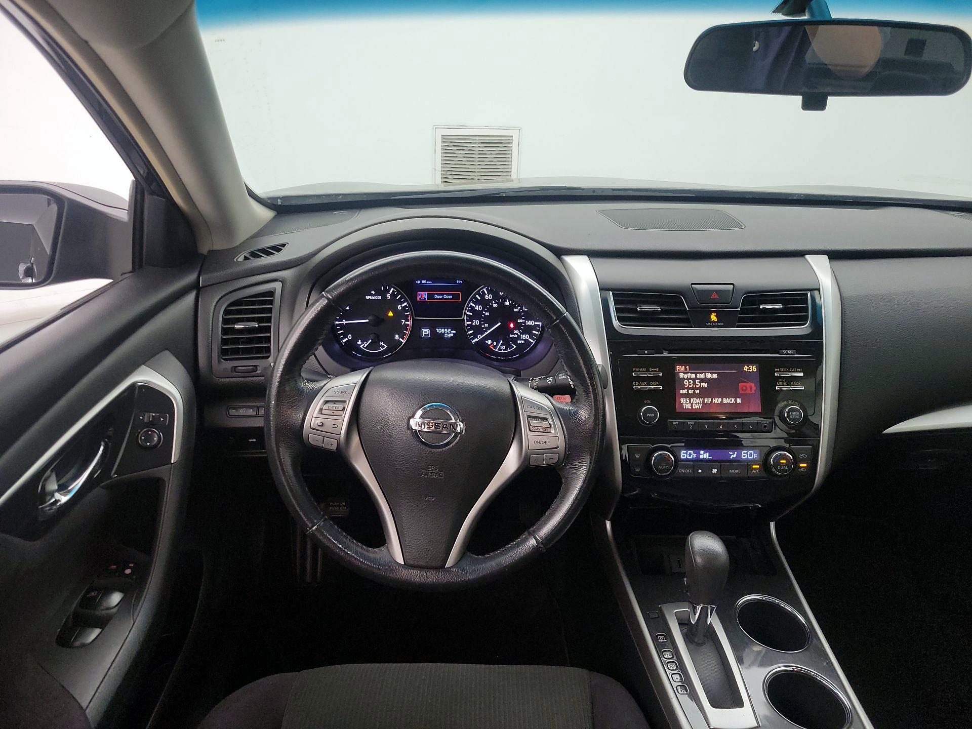 Thumbnail: 2013 Nissan Altima - 10